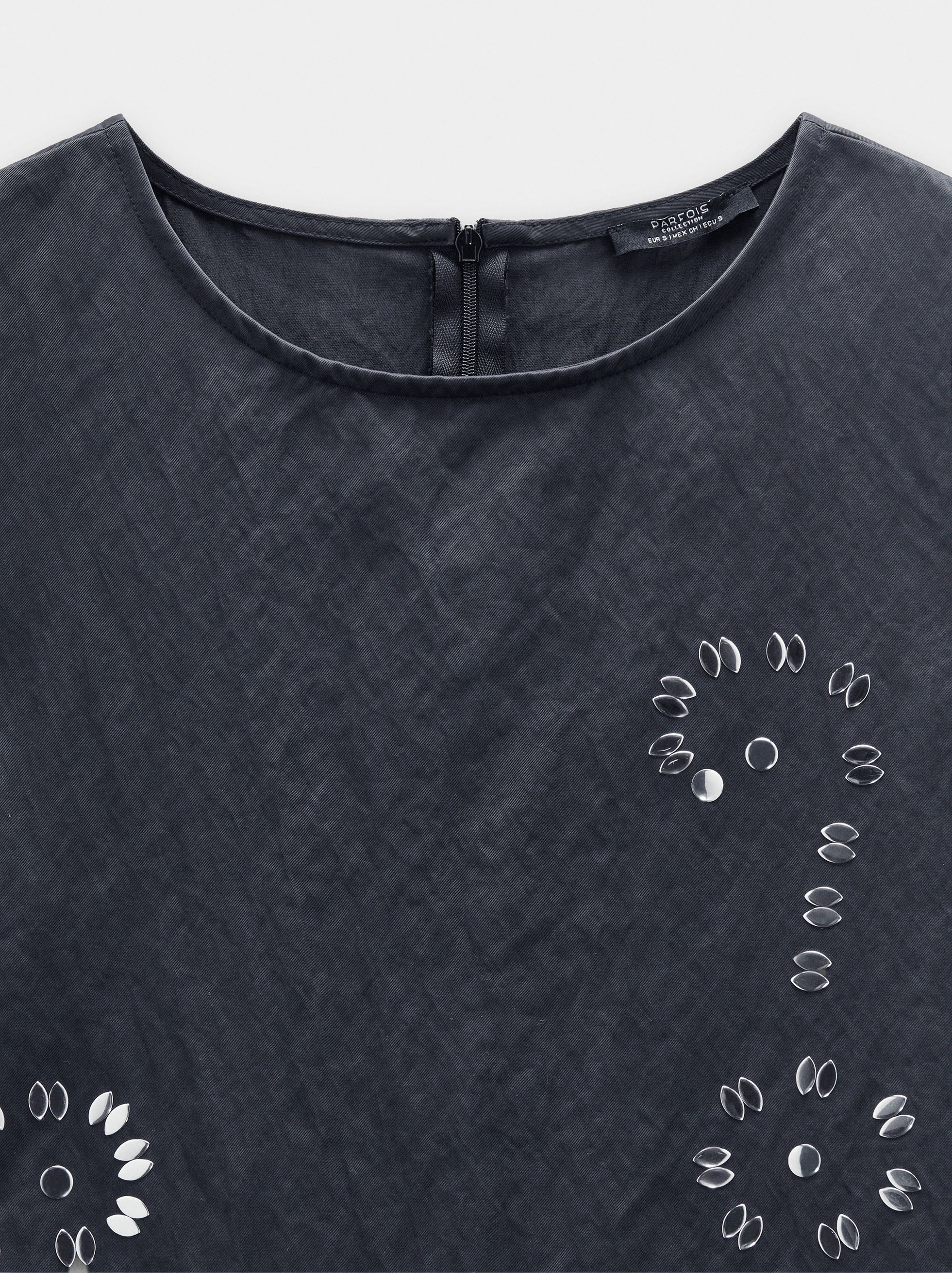 Short dress shiny details image number 5.0