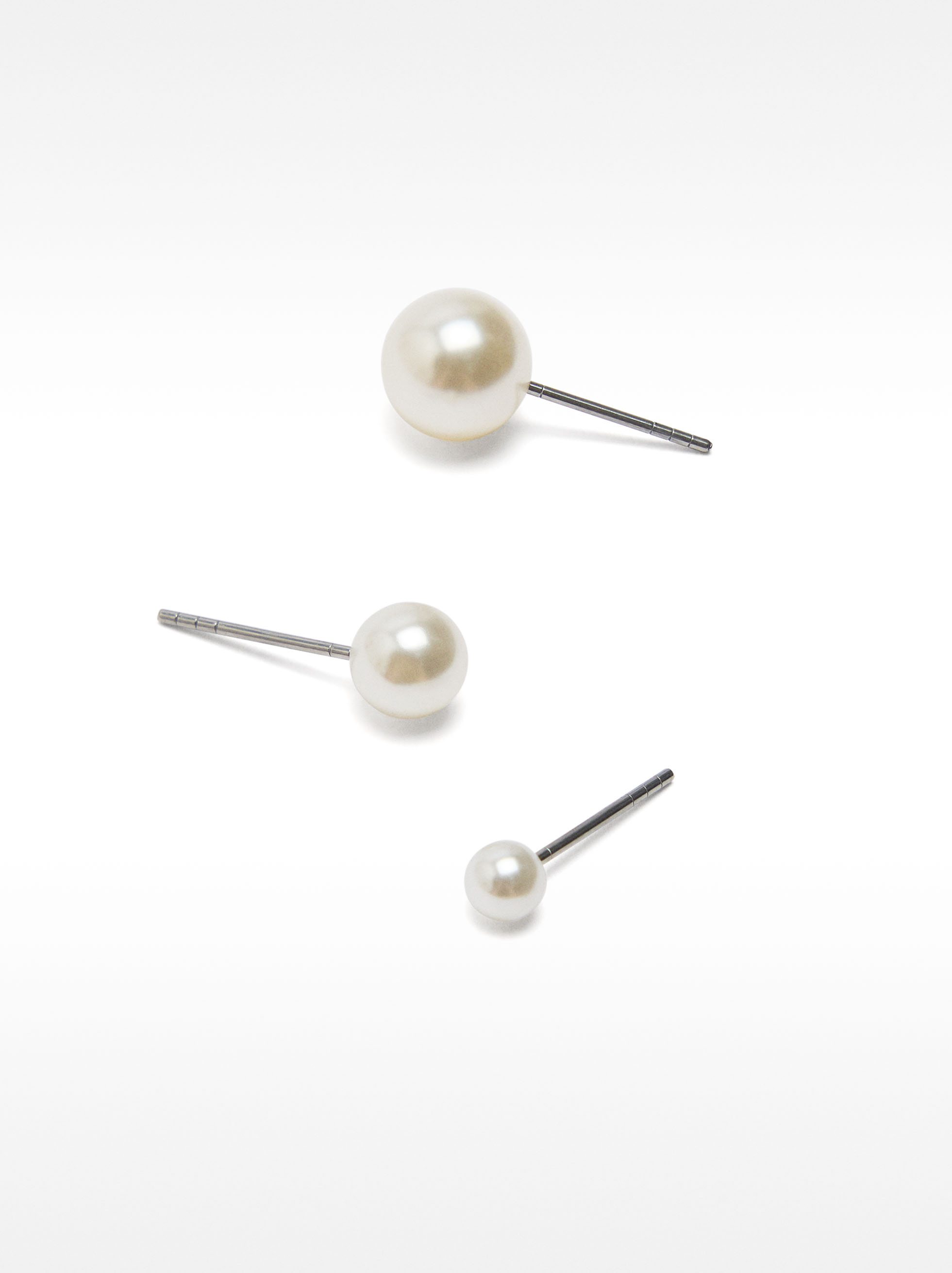 Set de pendientes cortos perlas image number 2.0