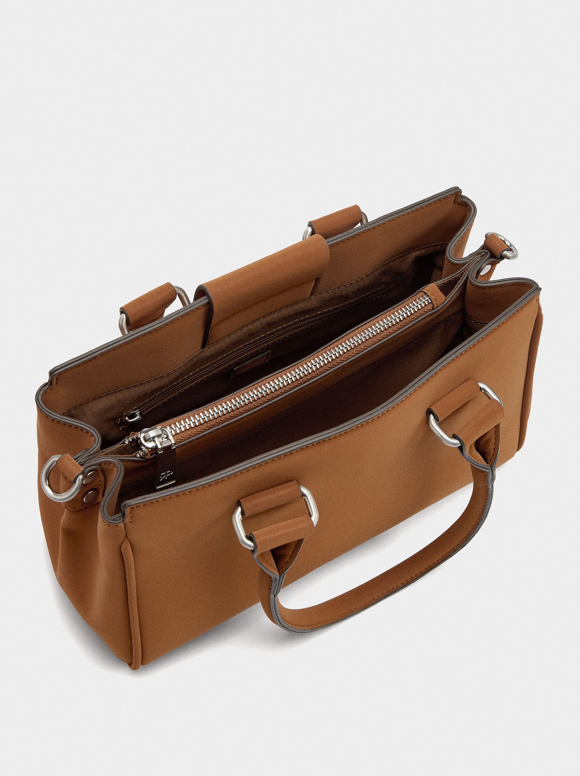 Tote bag with soft texture image number 4.0