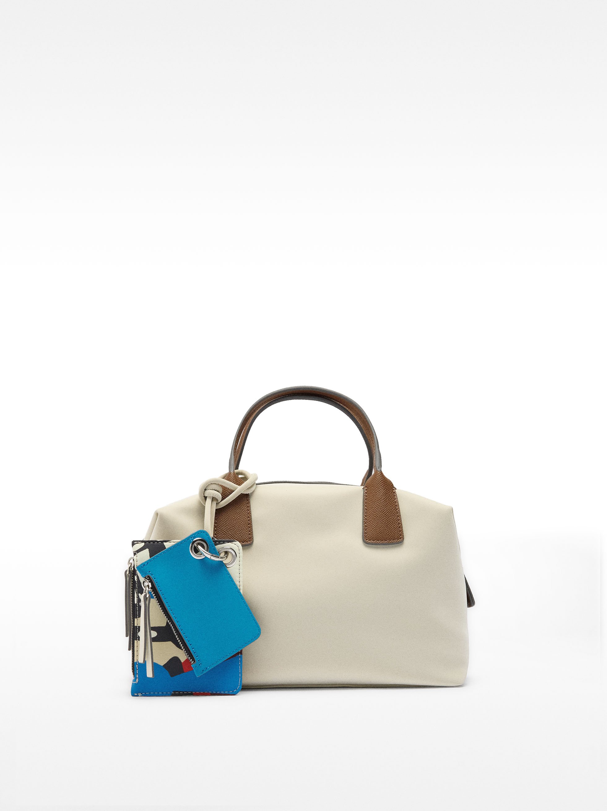 Soft texture tote bag with pendant M image number 0.0