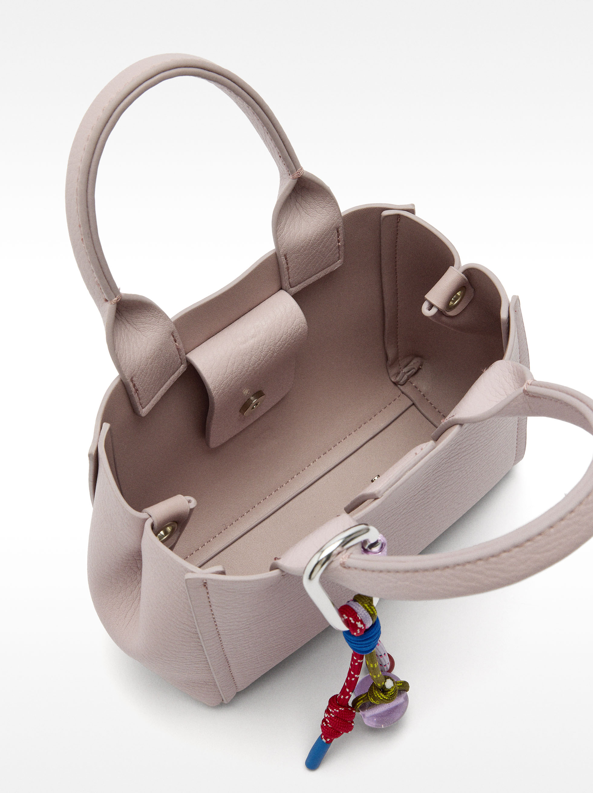 Mini tote bag with pendant image number 5.0