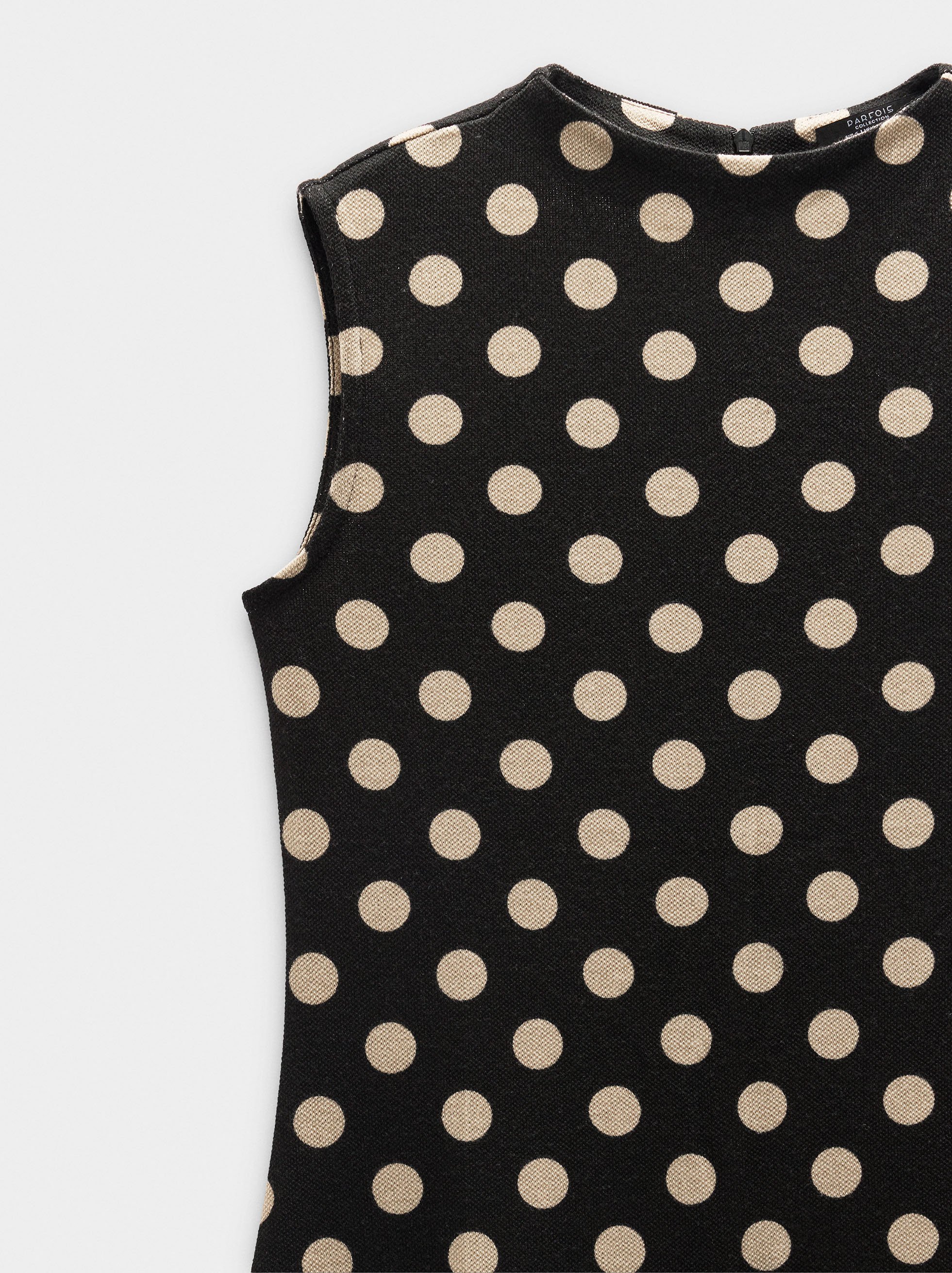 Long dress with polka dots image number 4.0