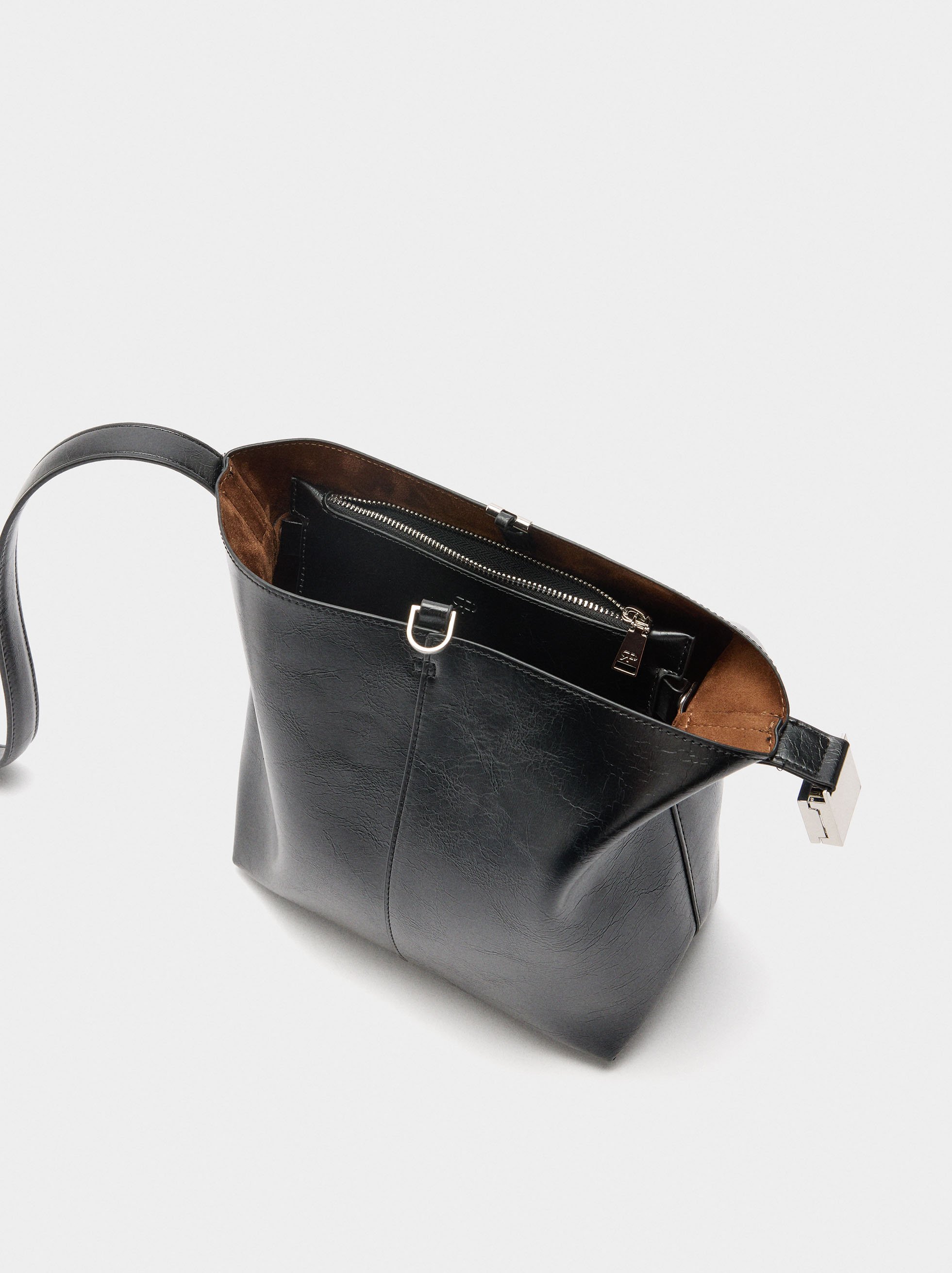 Bucket bag with cracked effect image number 5.0