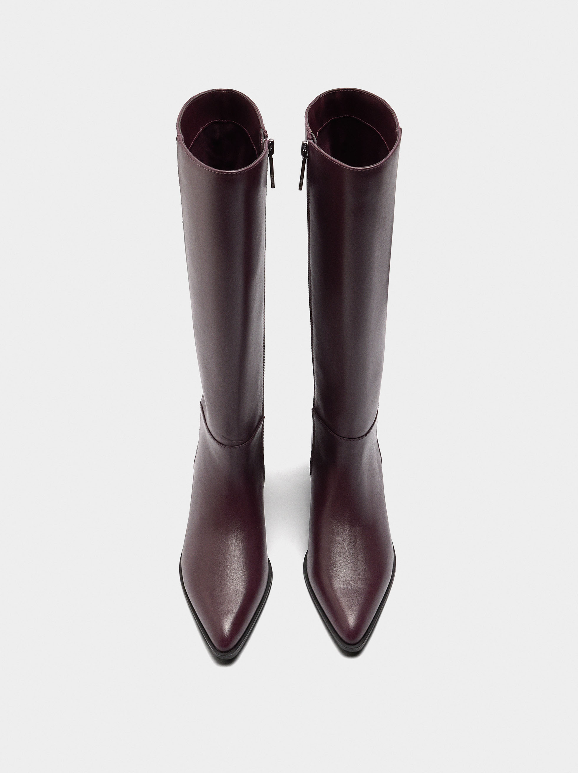 Leather boots with wide heel image number 0.0