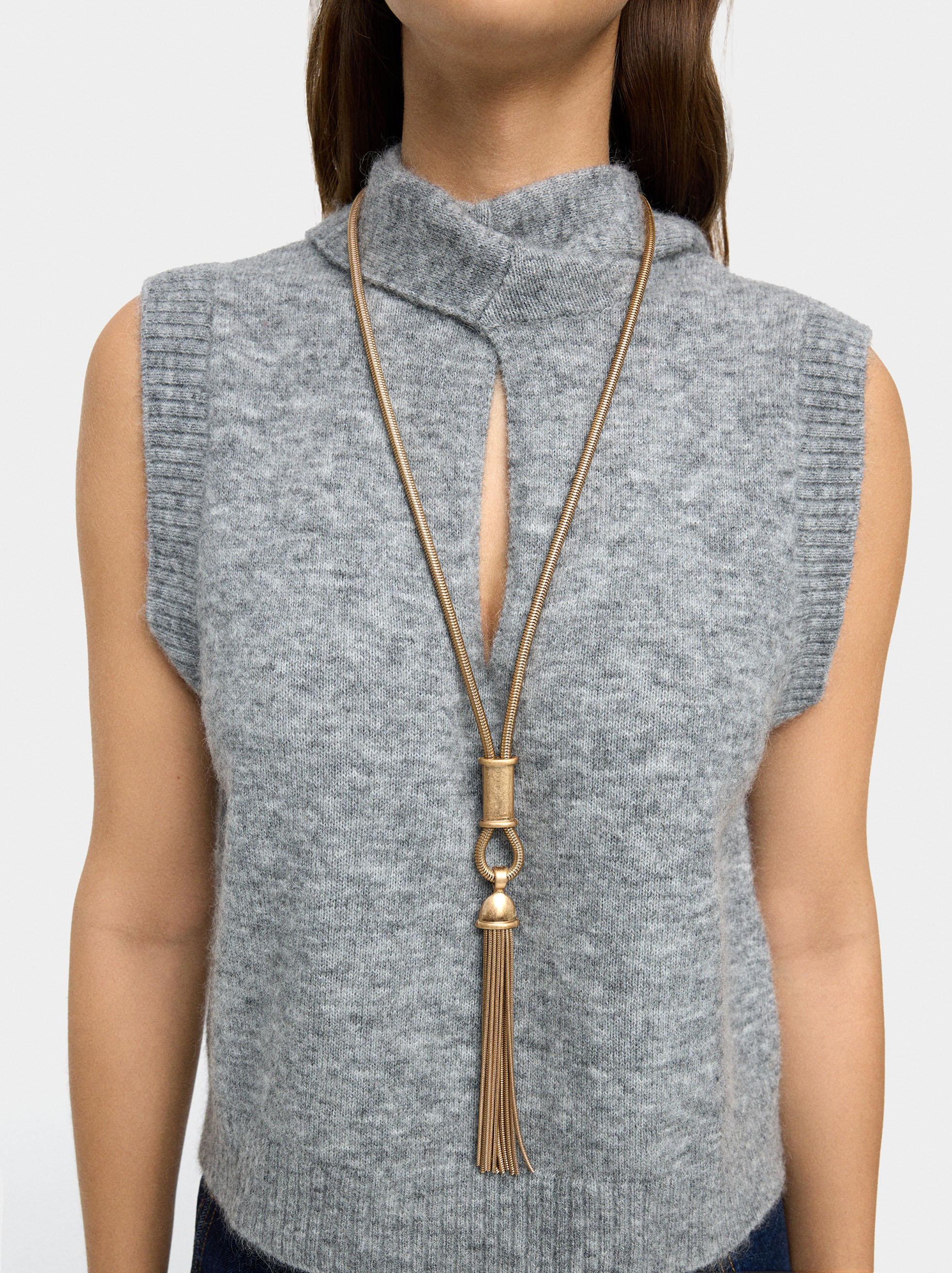 Collier long avec pendentif cha&icirc;nes image number 1.0