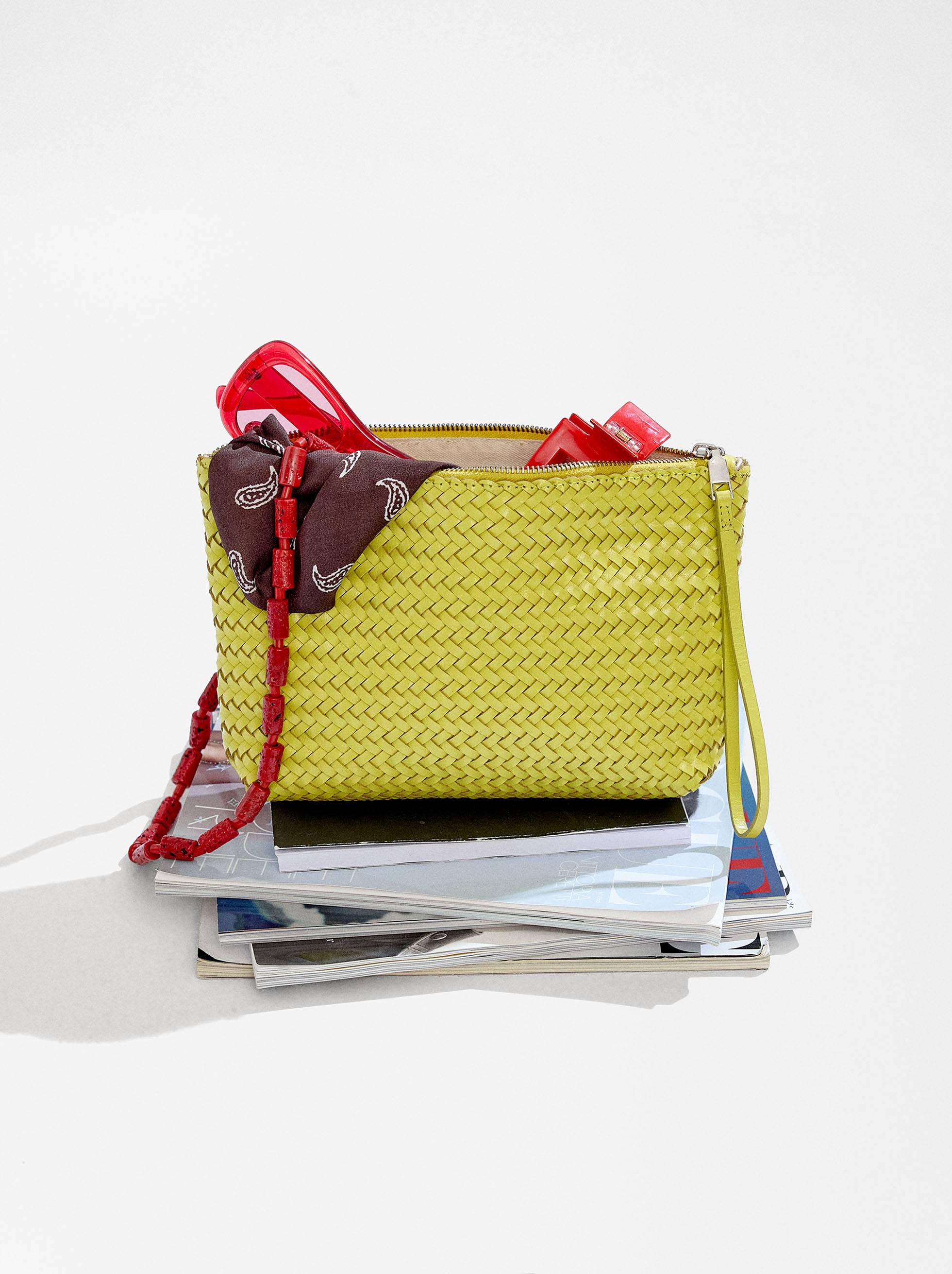 Handbag with braided leather