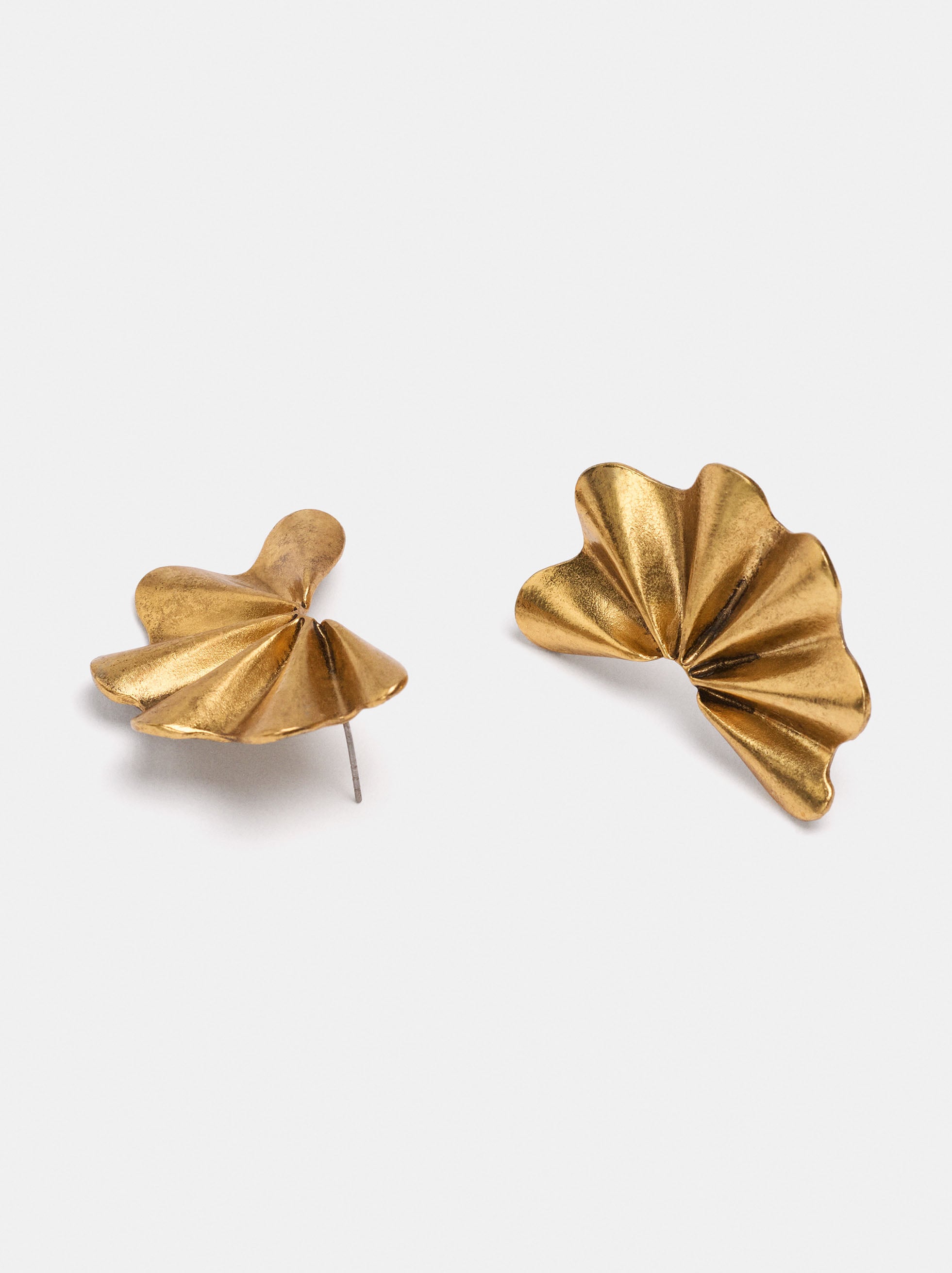 Maxi striped half-flower earrings image number 1.0
