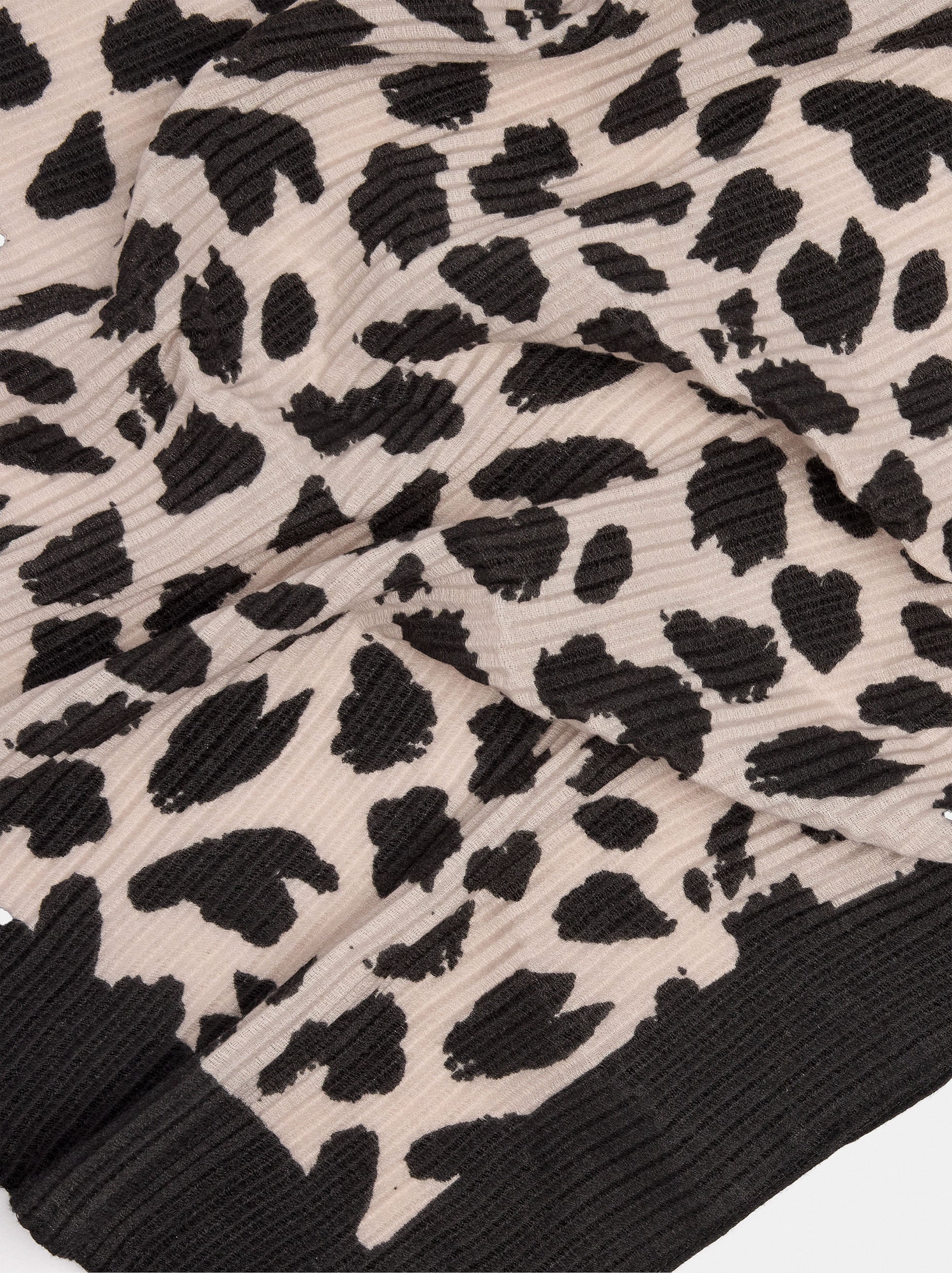 Foulard c&ocirc;tel&eacute; imprim&eacute; animal image number 1.0