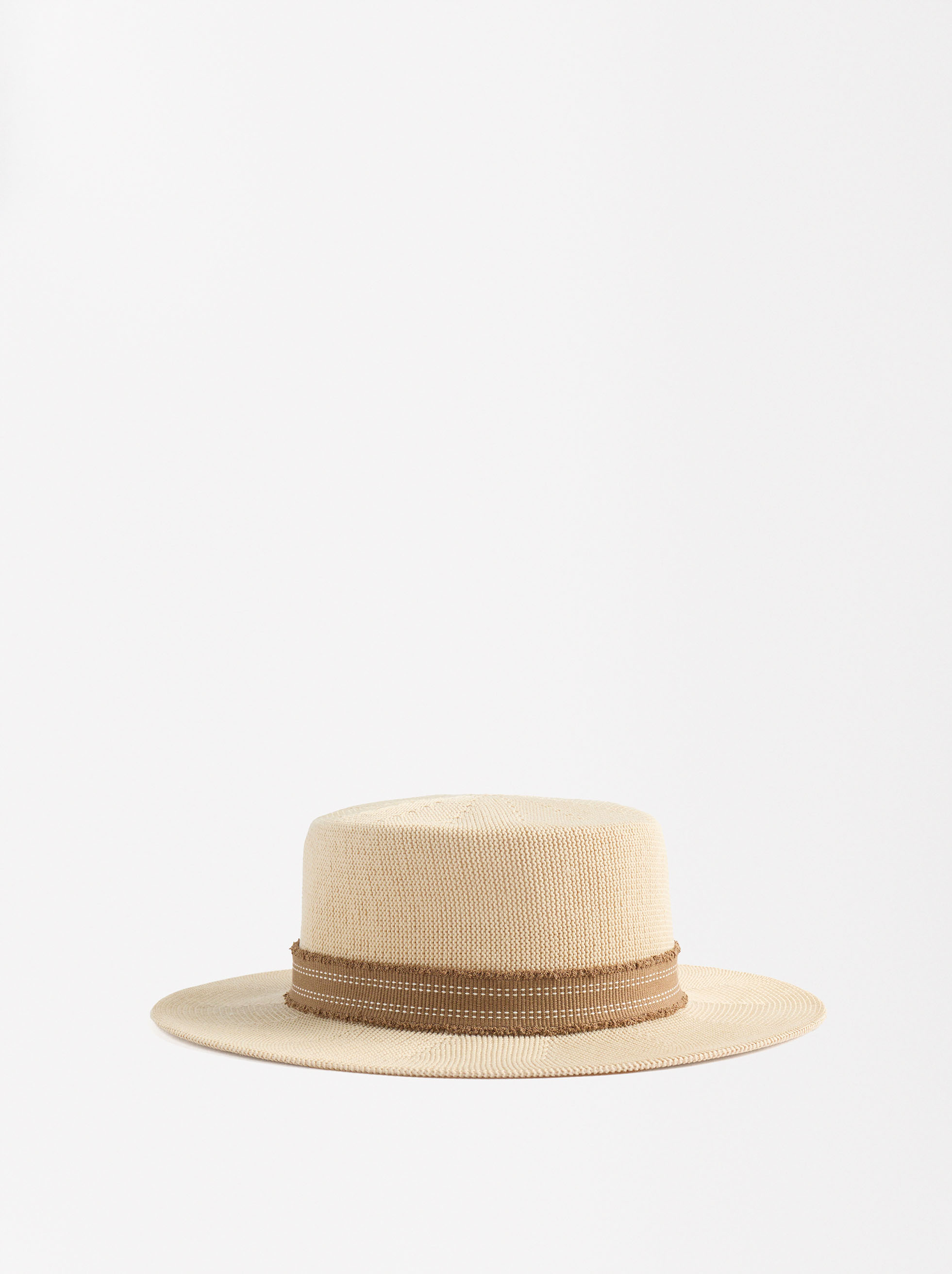 Cappello in maglia con dettaglio di nastro image number 4.0