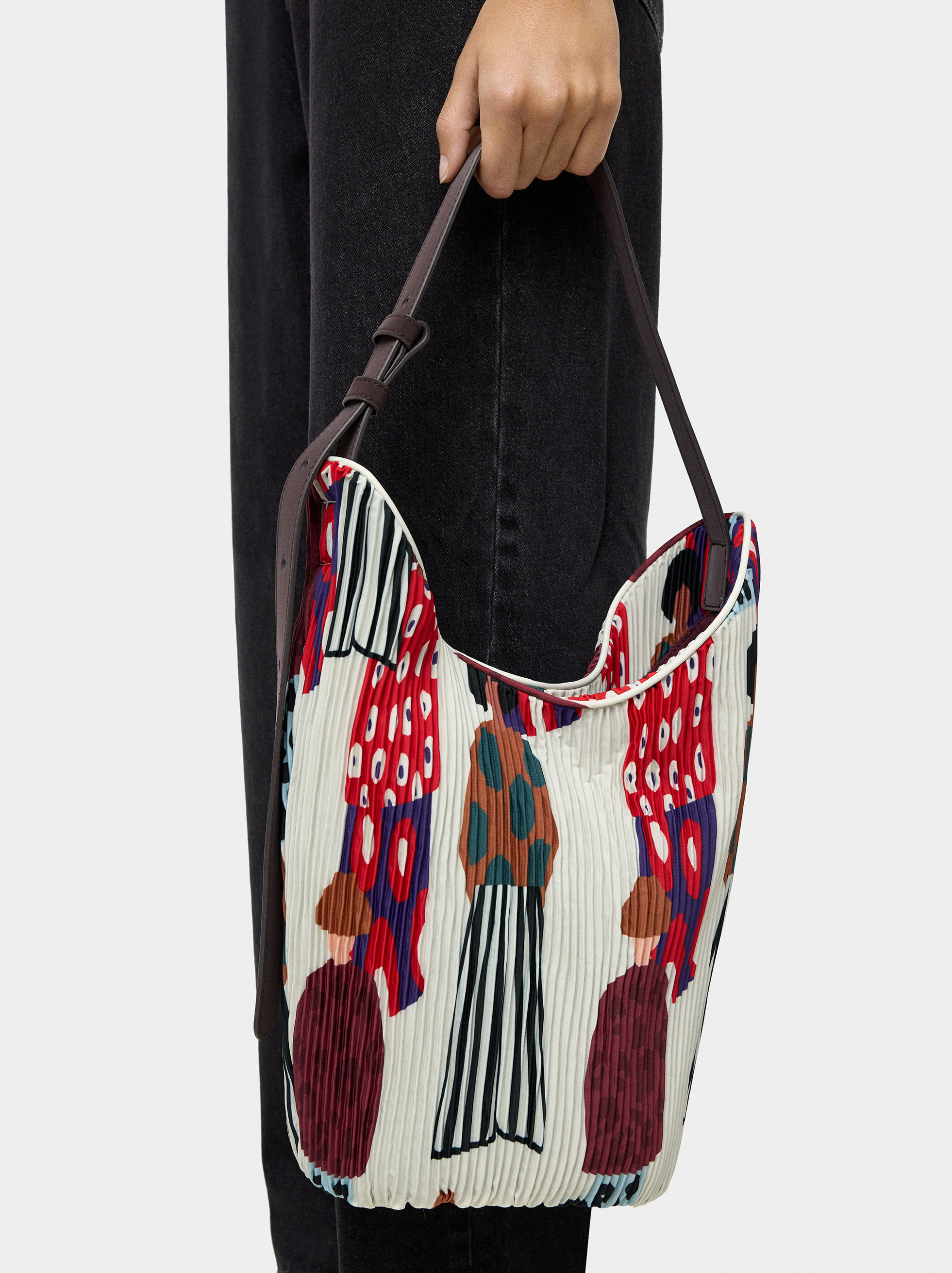 Nylon shoulder bag with inner pouch image number 1.0