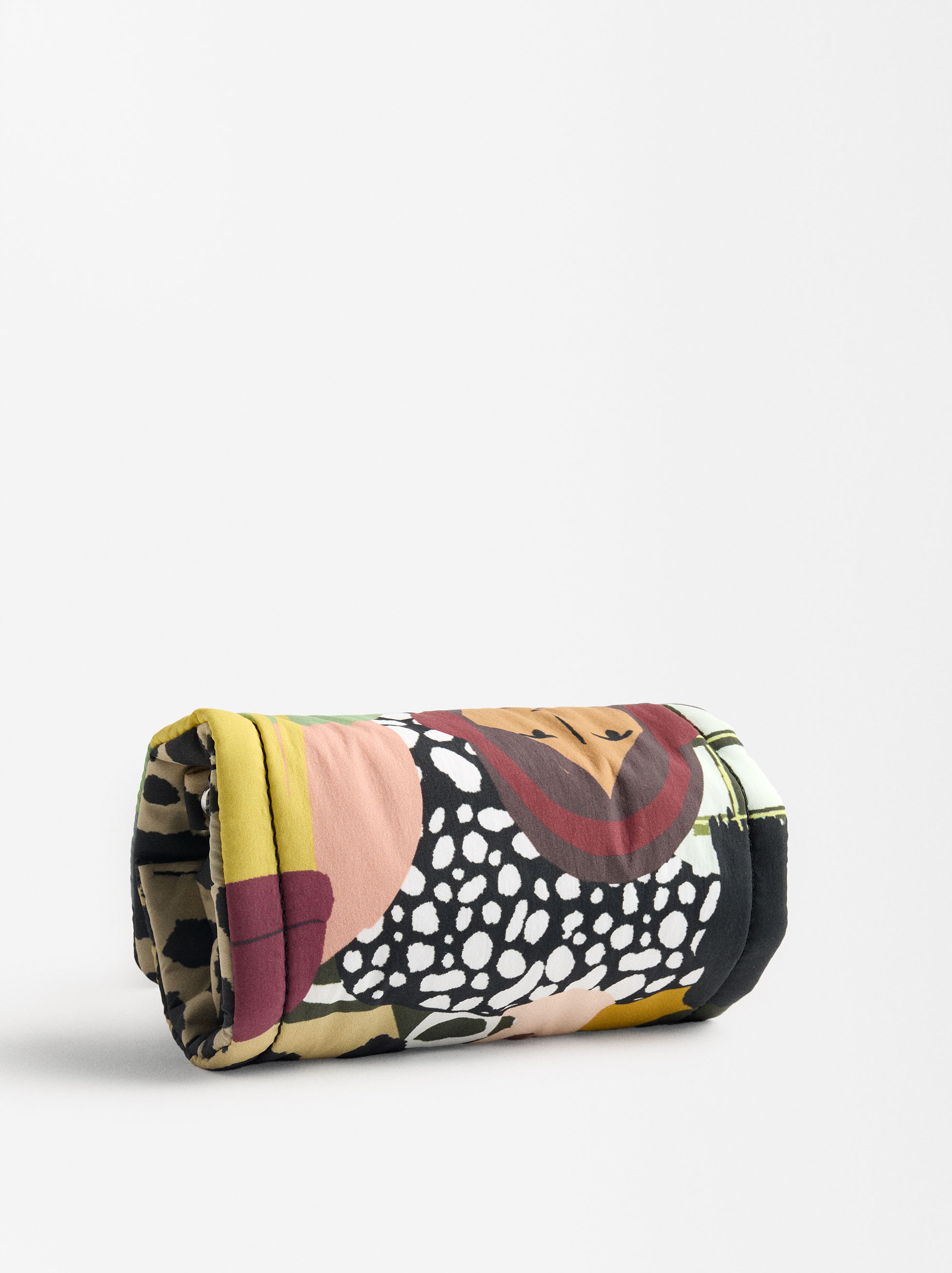 Joyero de rollo estampado image number 2.0