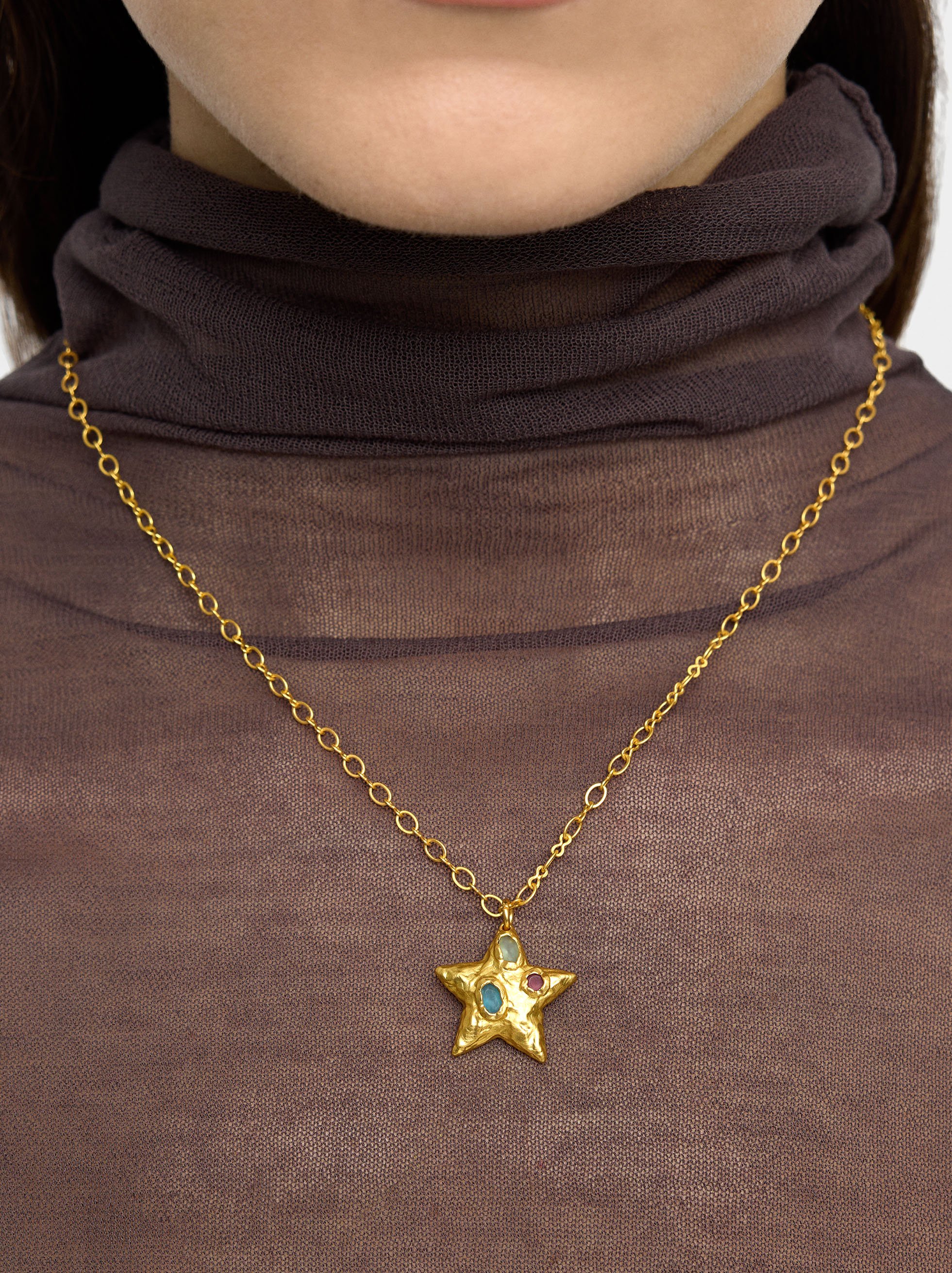 Star pendant necklace with stones - 18k gold swim image number 1.0