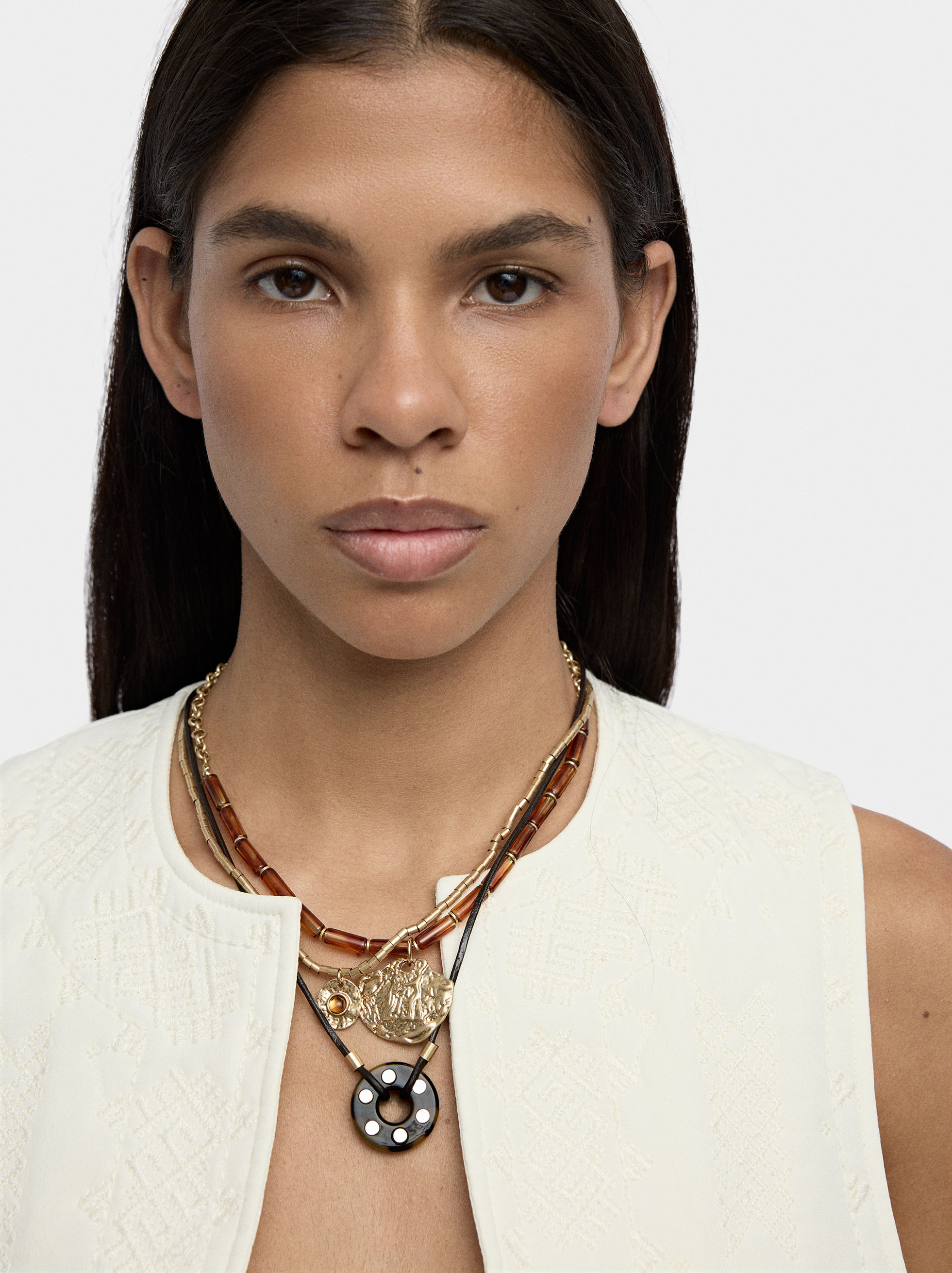 Set of necklaces with tortoise effect image number 1.0