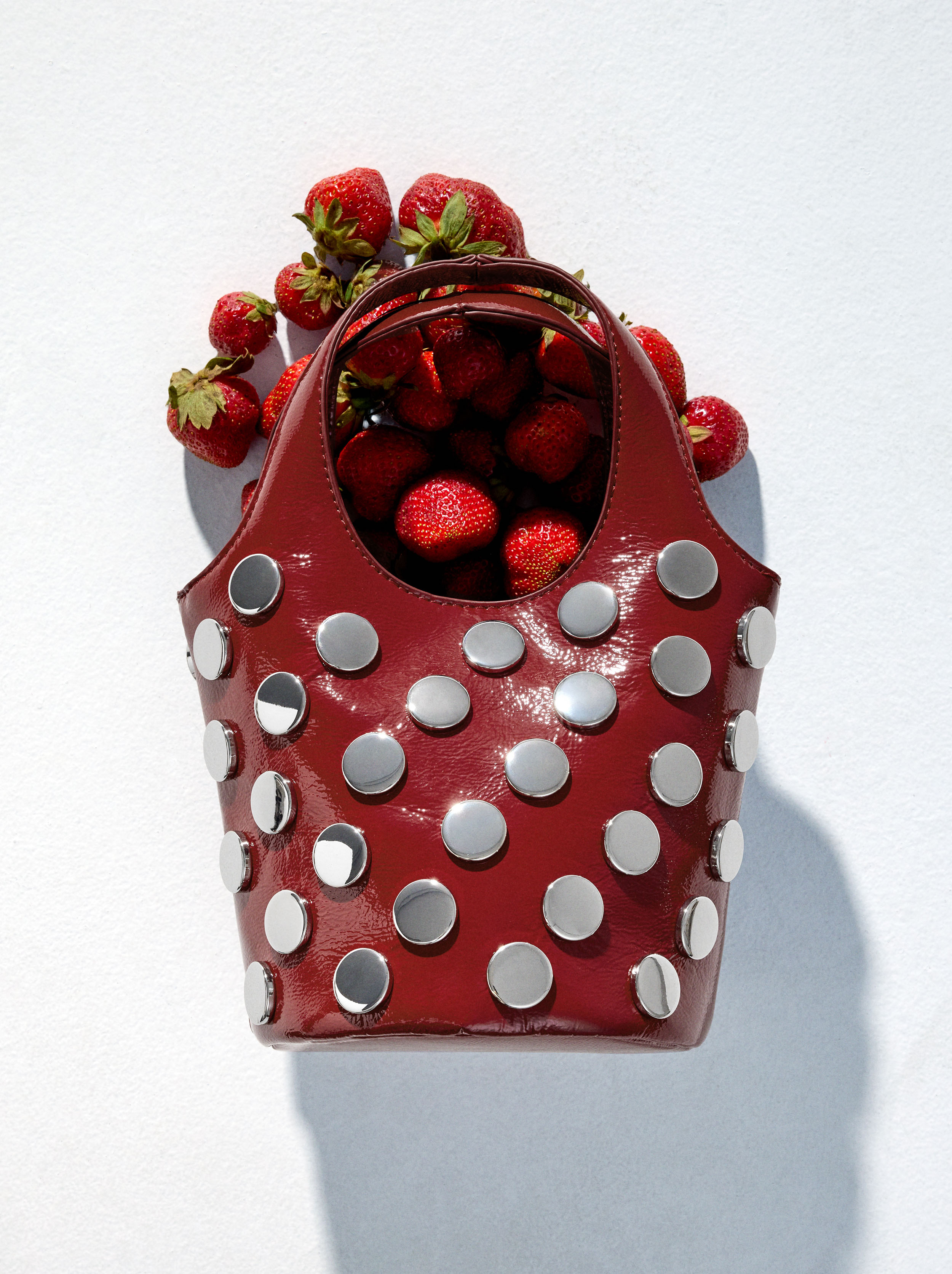 Shoulder bag with studs 