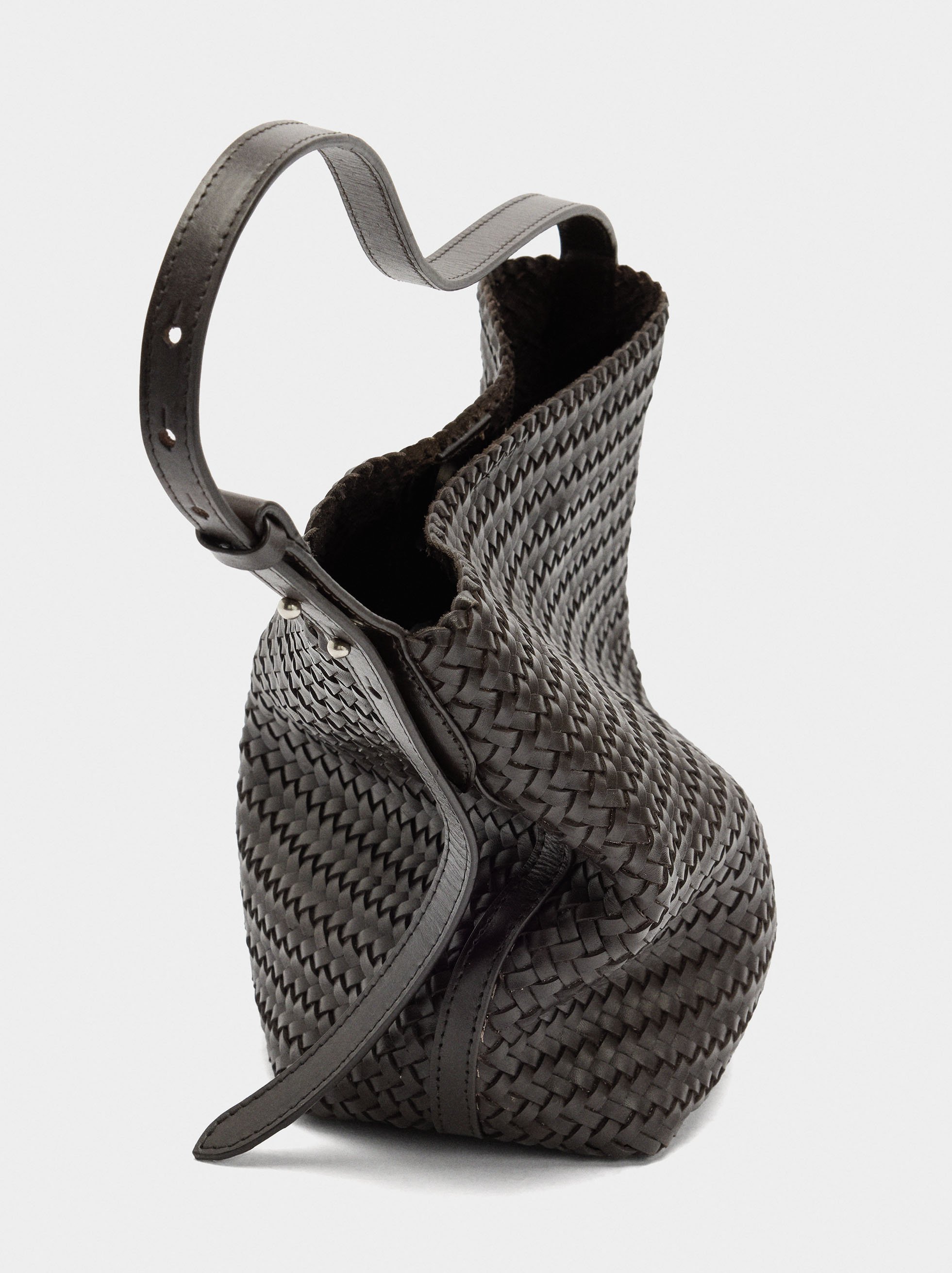 Shoulder bag with braided leather image number 6.0