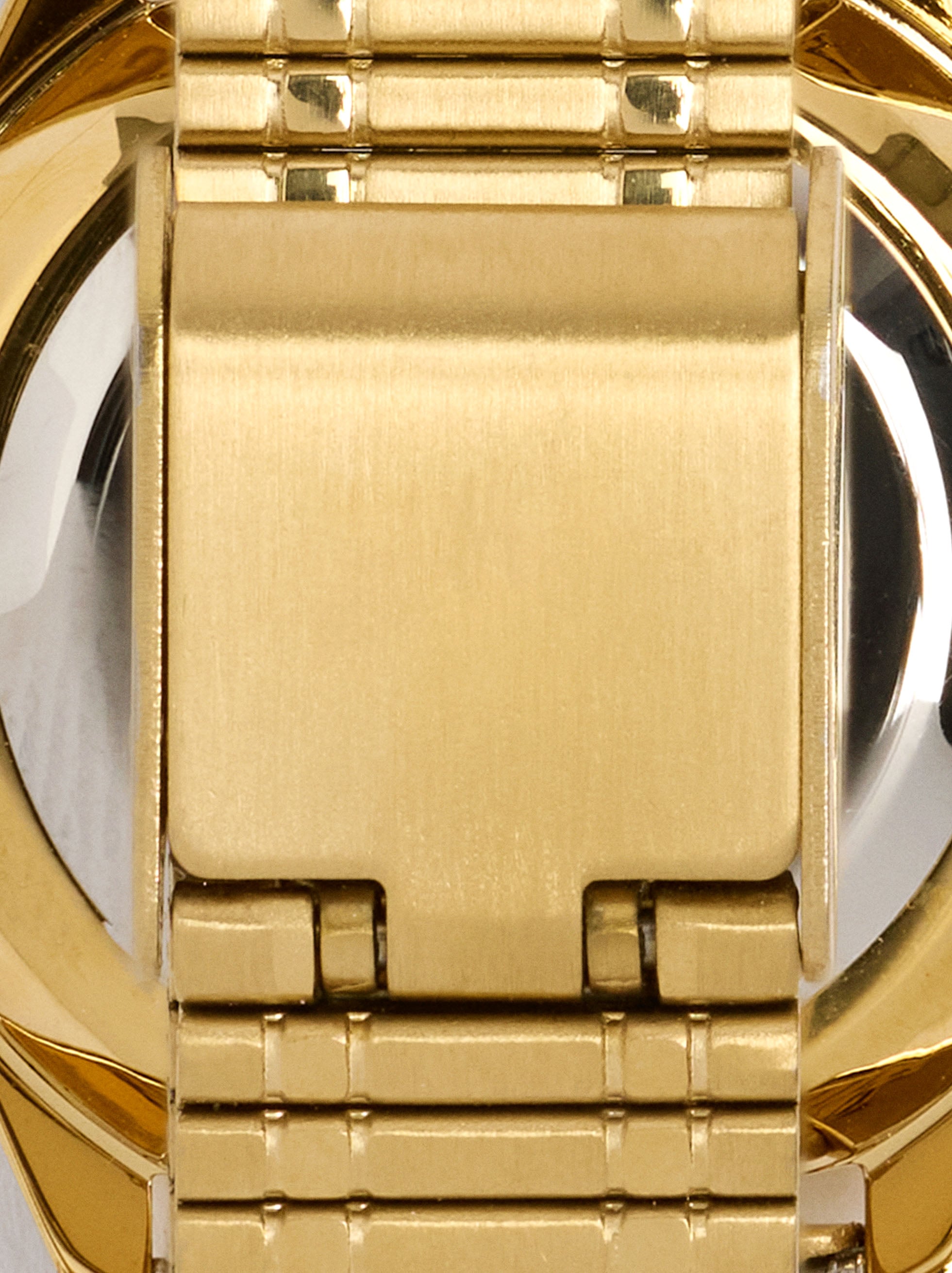 Square watch with stainless steel knit strap image number 4.0