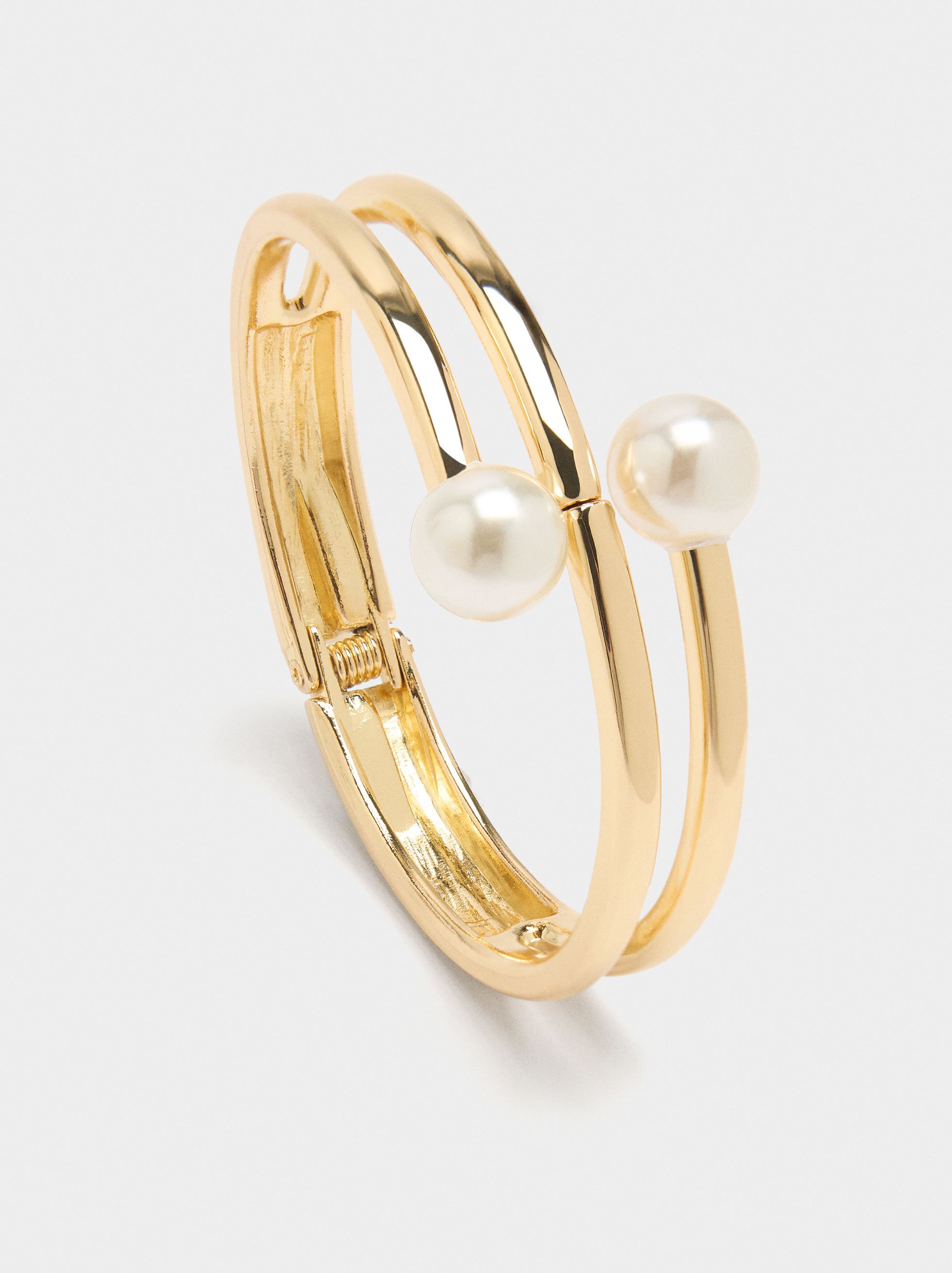Spiral bracelet with pearls image number 2.0