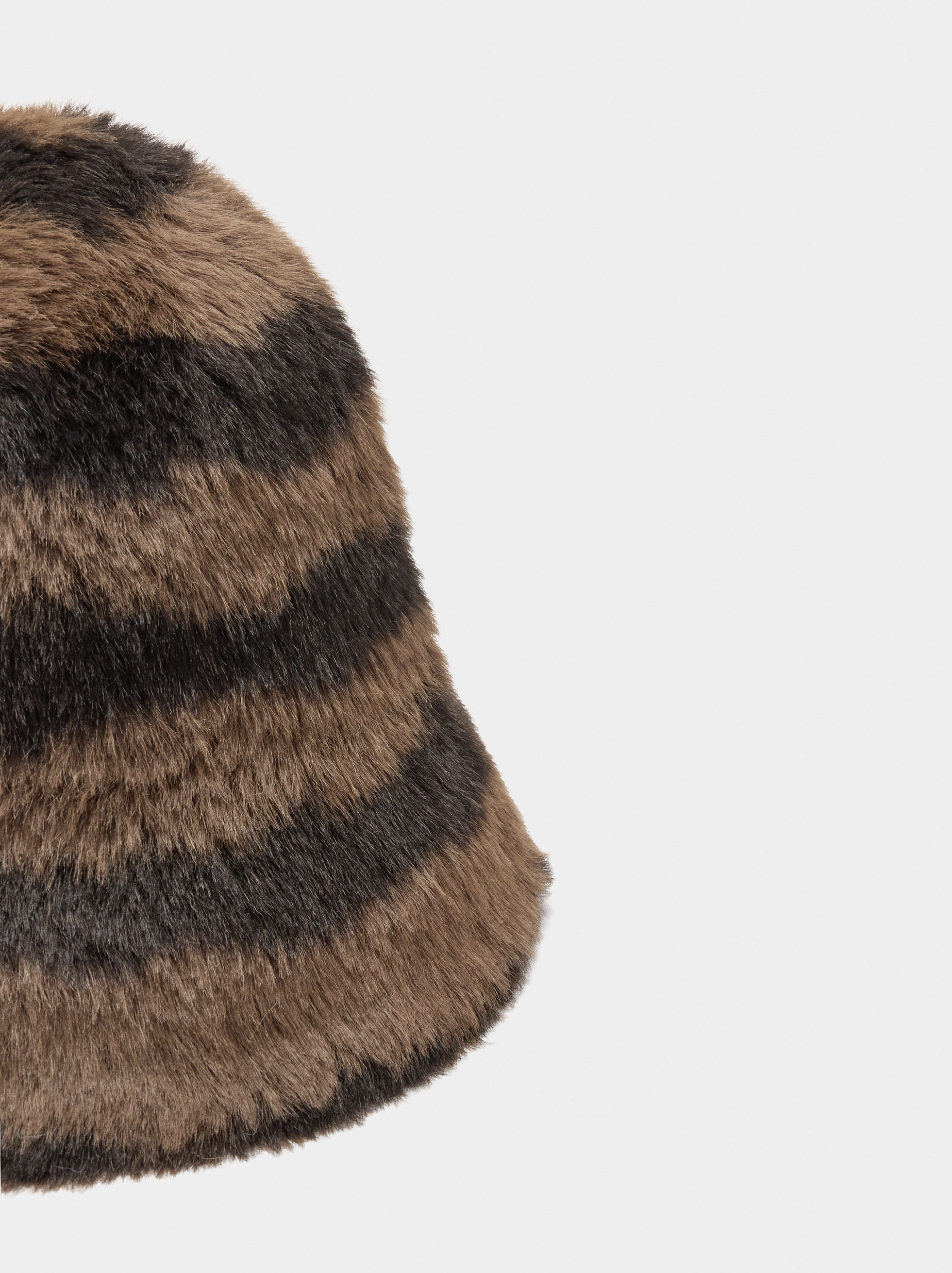 Bucket bag hat with fur effect image number 1.0