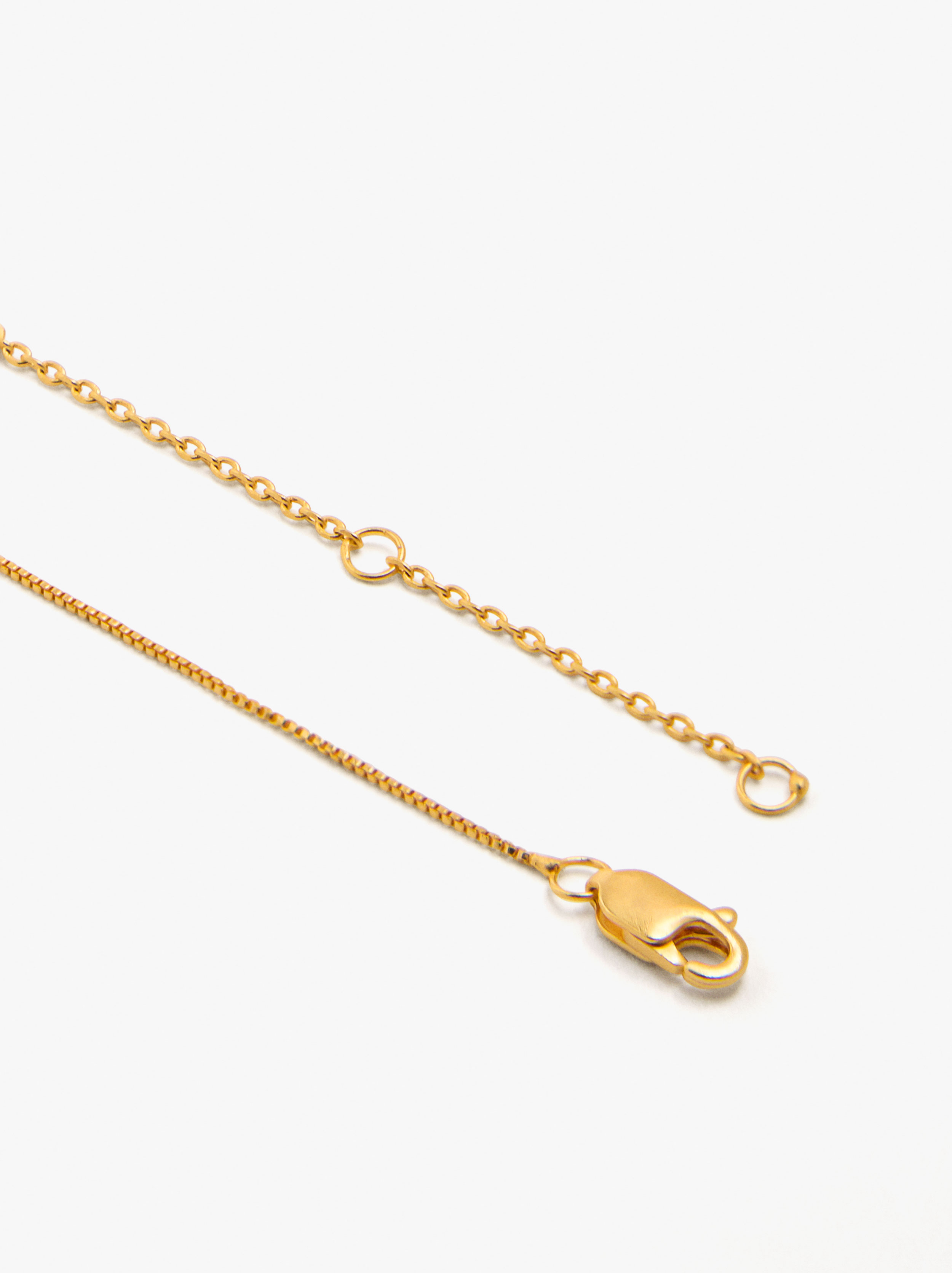 Pulsera coraz&oacute;n con perla ba&ntilde;o de oro 18k image number 2.0