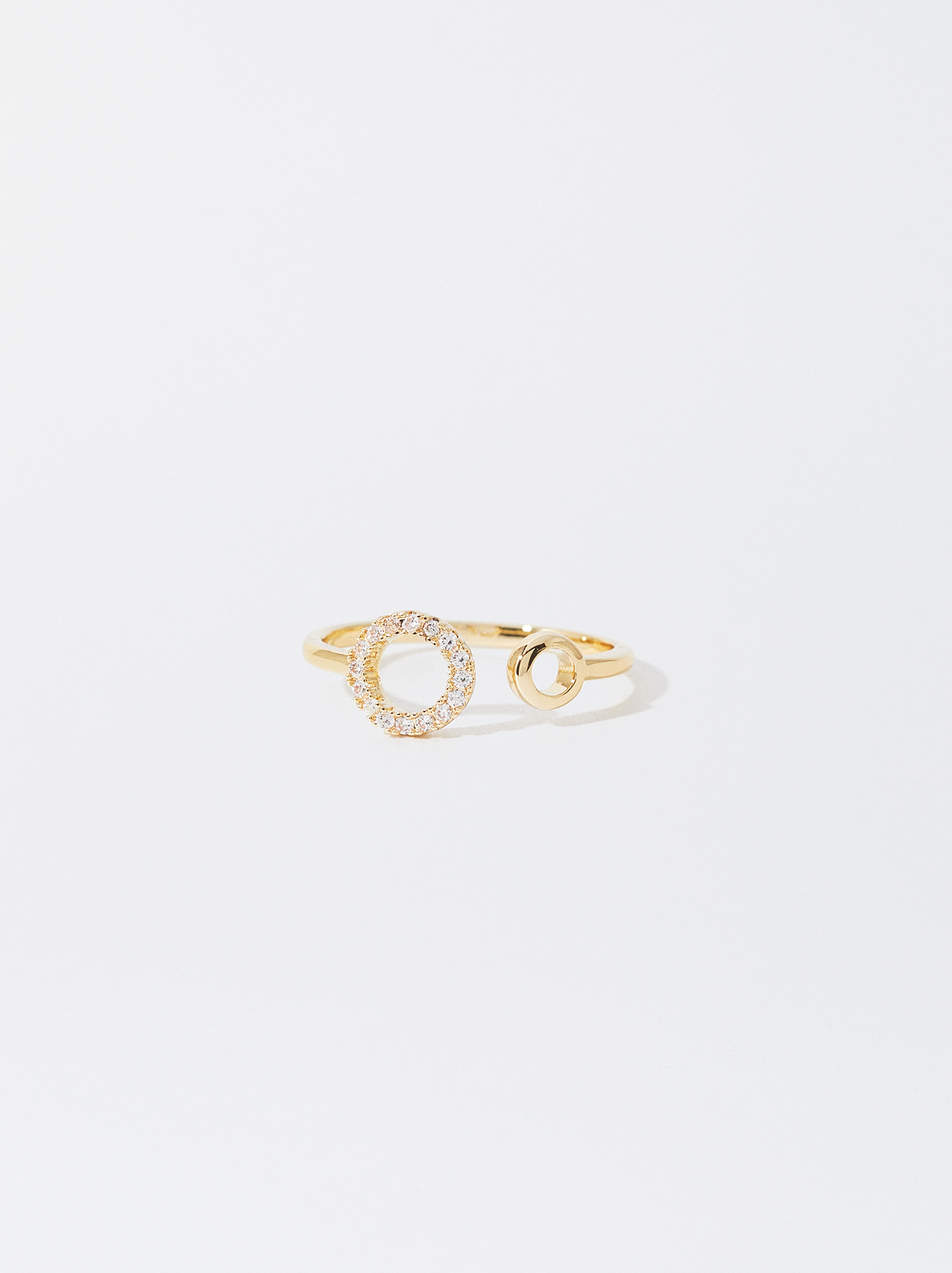 Golden Ring With Zirconia image number 0.0