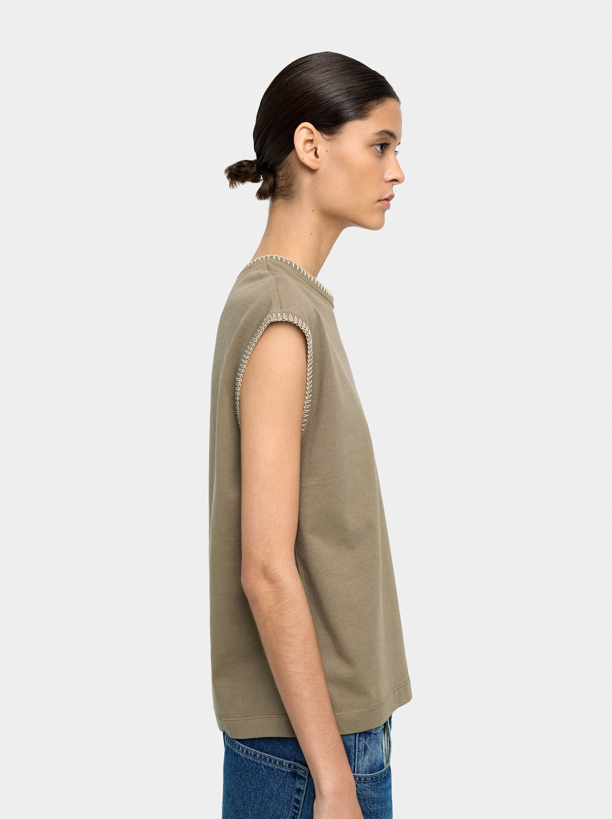 100% Cotton t-shirt with marked edges image number 2.0