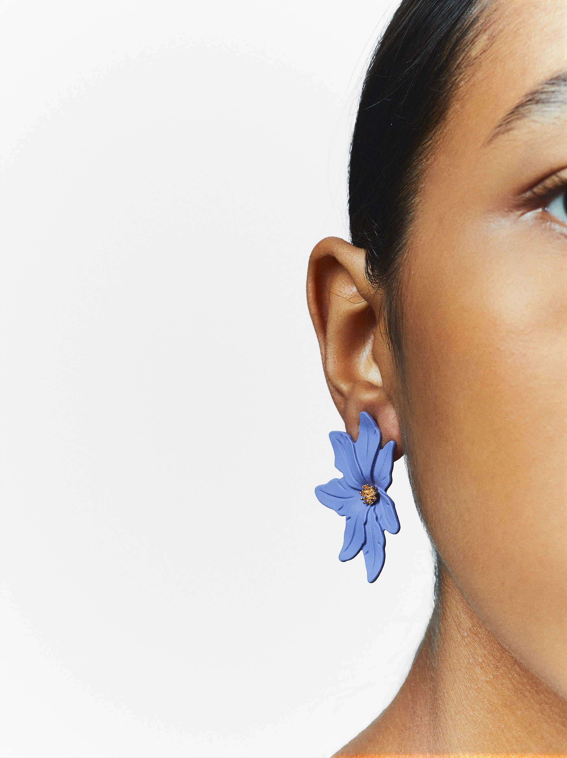 Flower Earrings image number 1.0