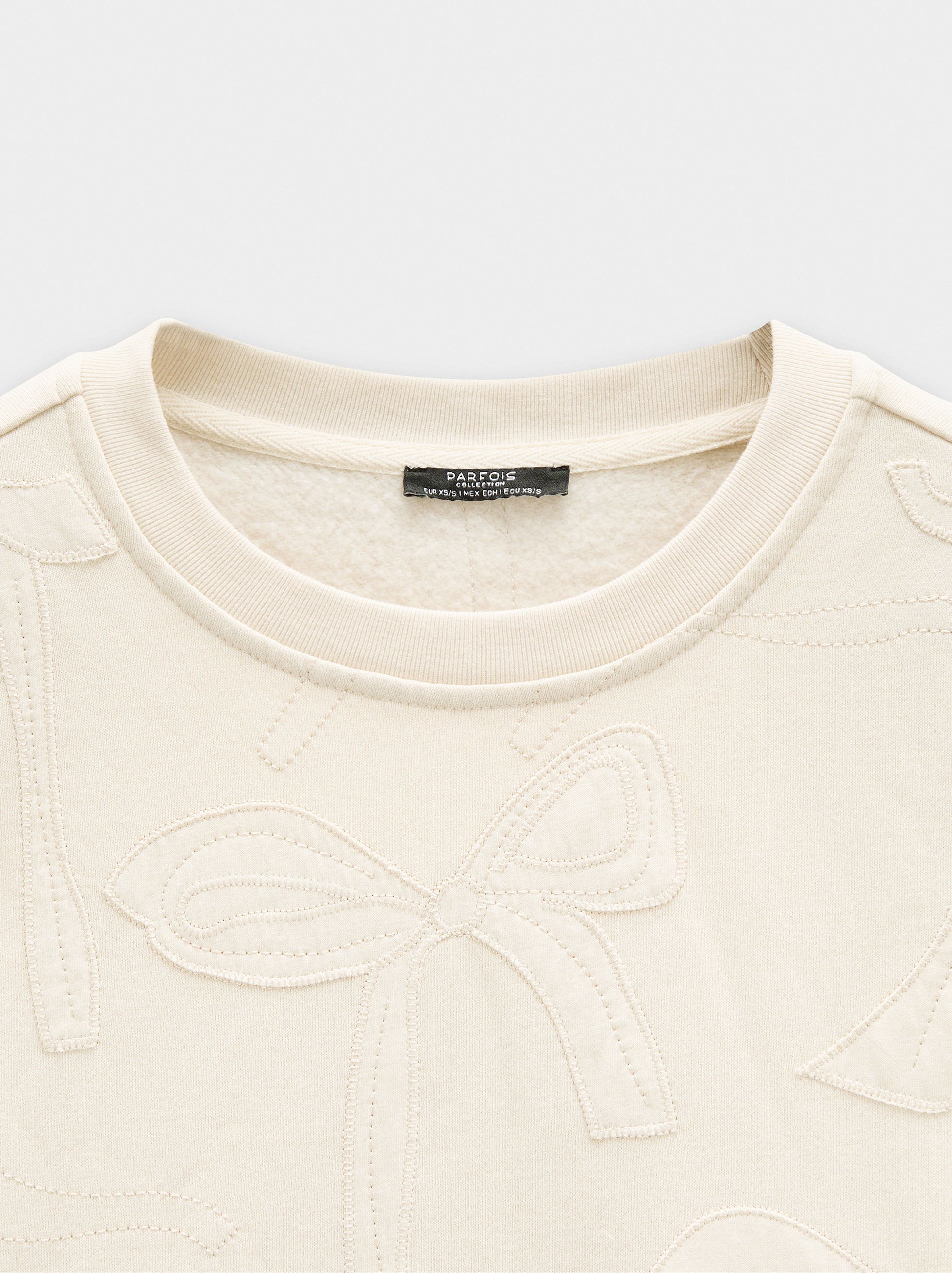 Sweatshirt with embroidered bows image number 5.0
