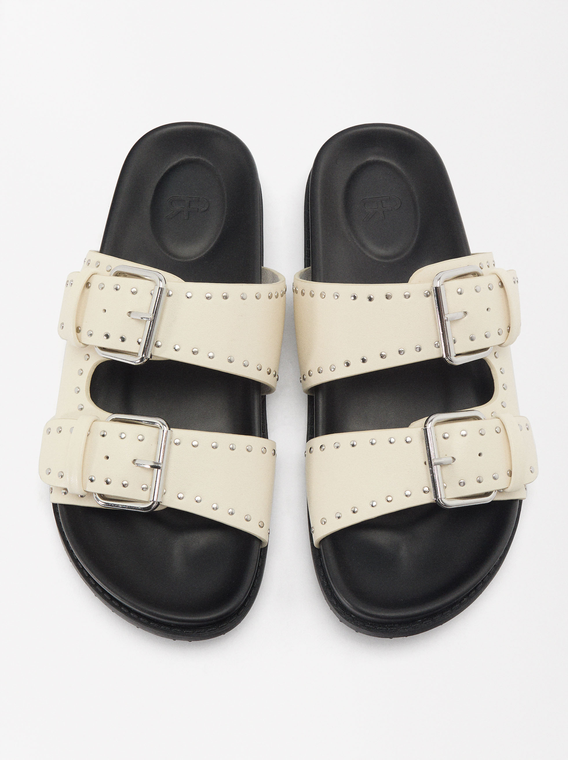 Flat Sandals With Buckles And Studs image number 3.0