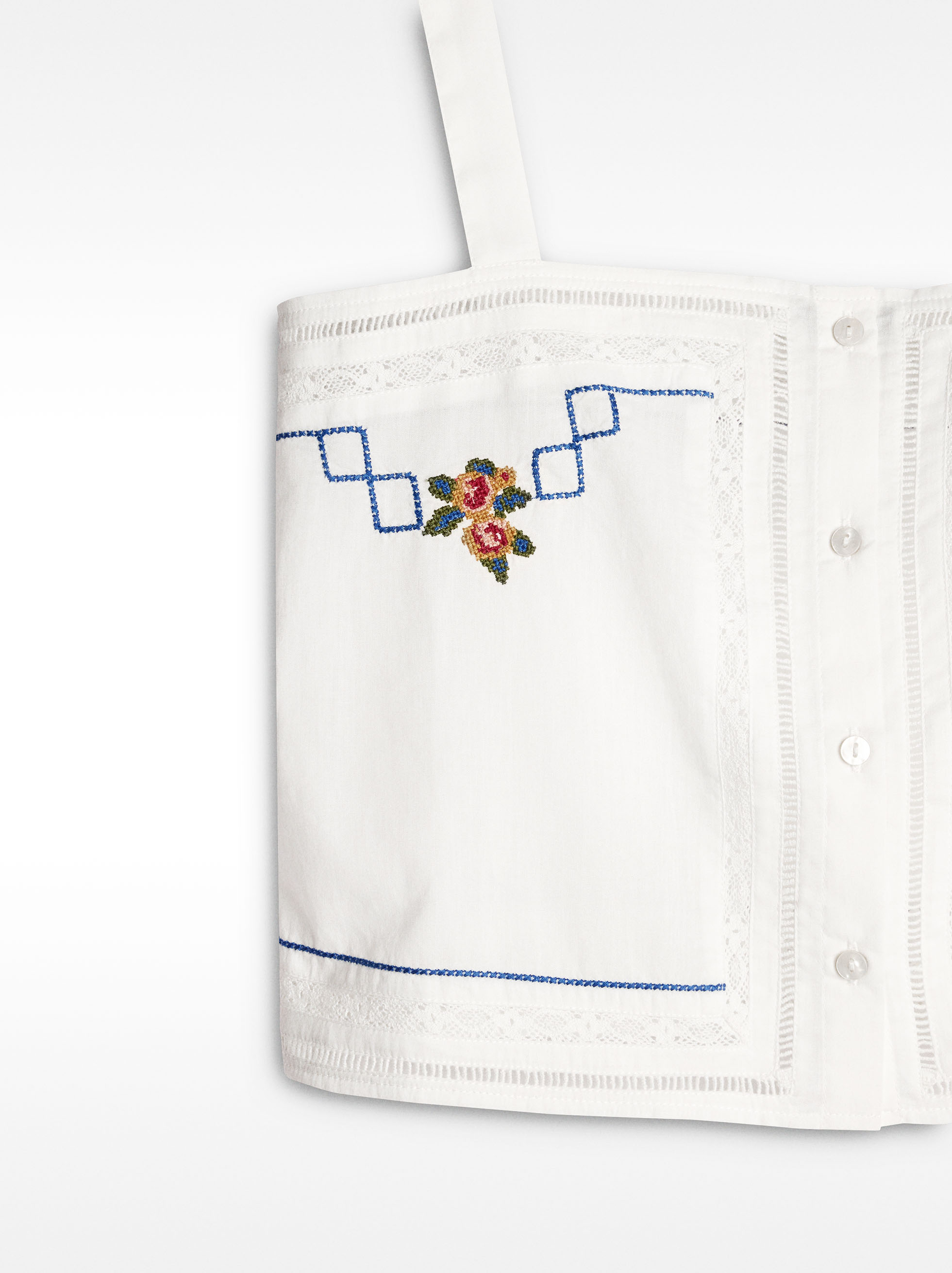 Top com bordados e renda image number 6.0