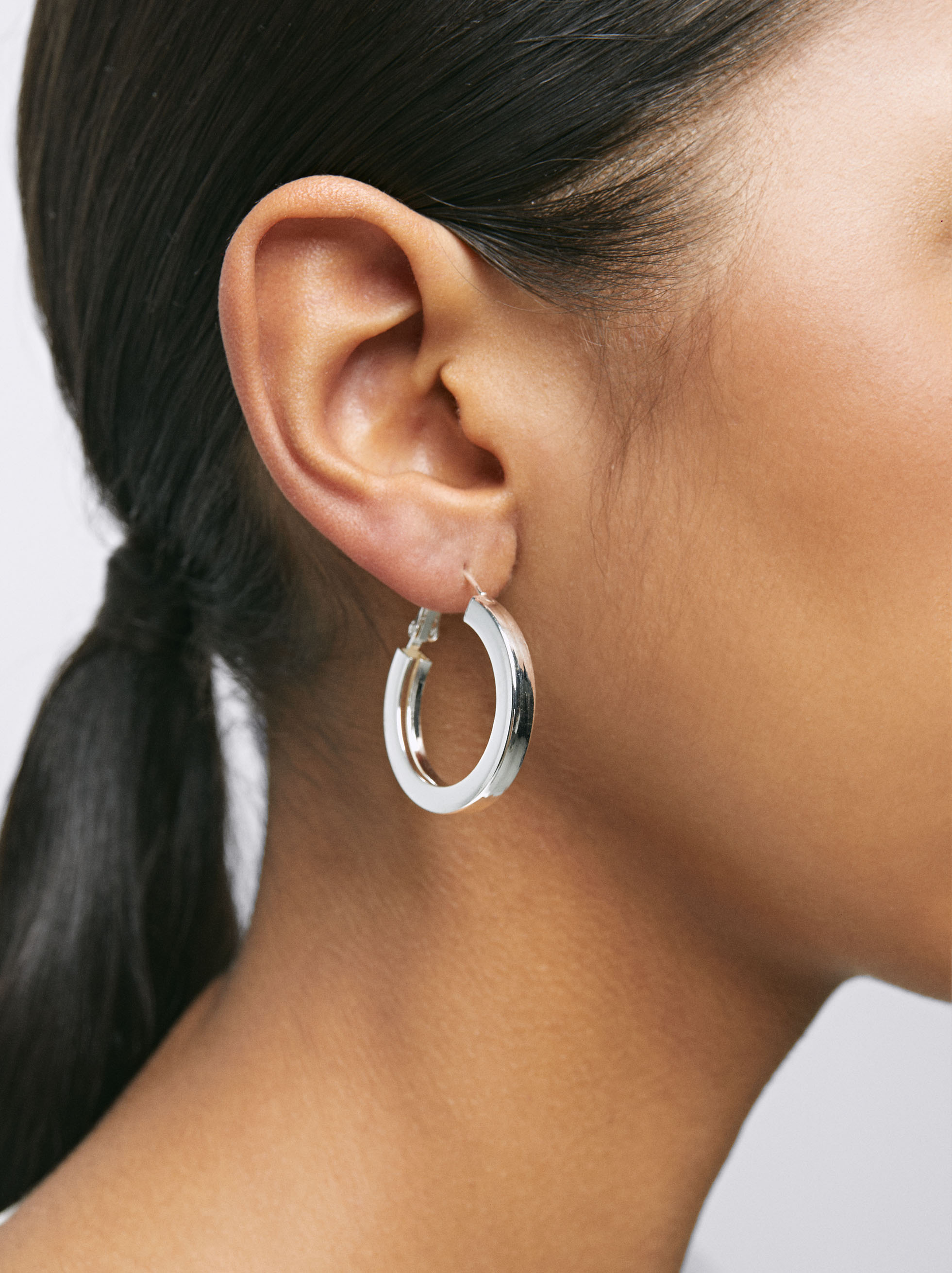 Small Silver Hoop Earrings image number 1.0