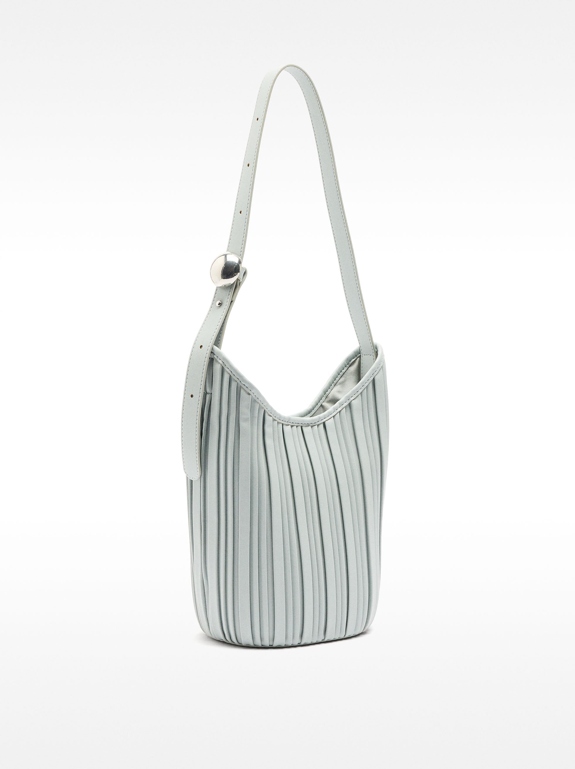 Bolso de hombro plisado con bolsa extraíble image number 4.0