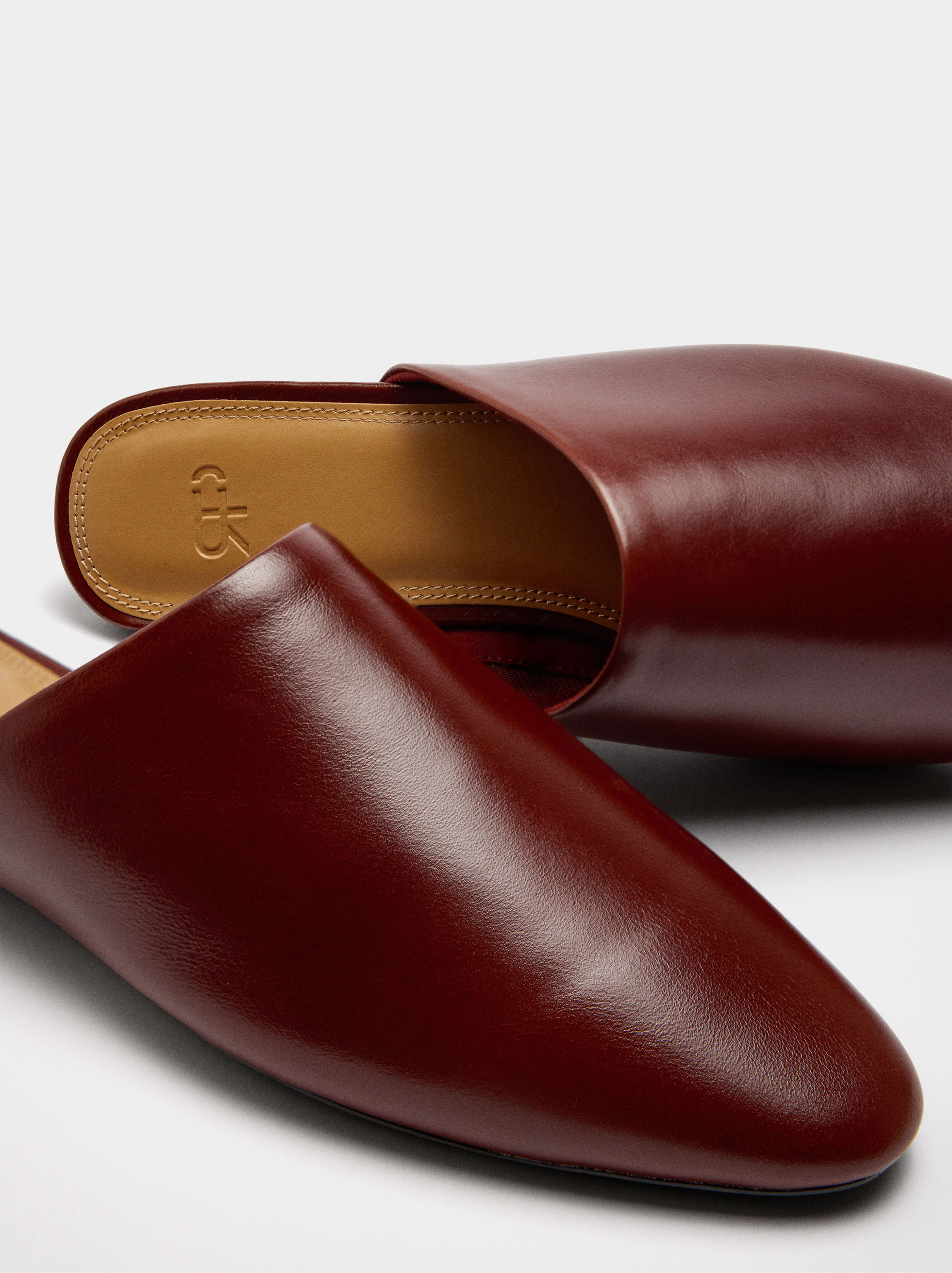 Leather mule shoes image number 4.0