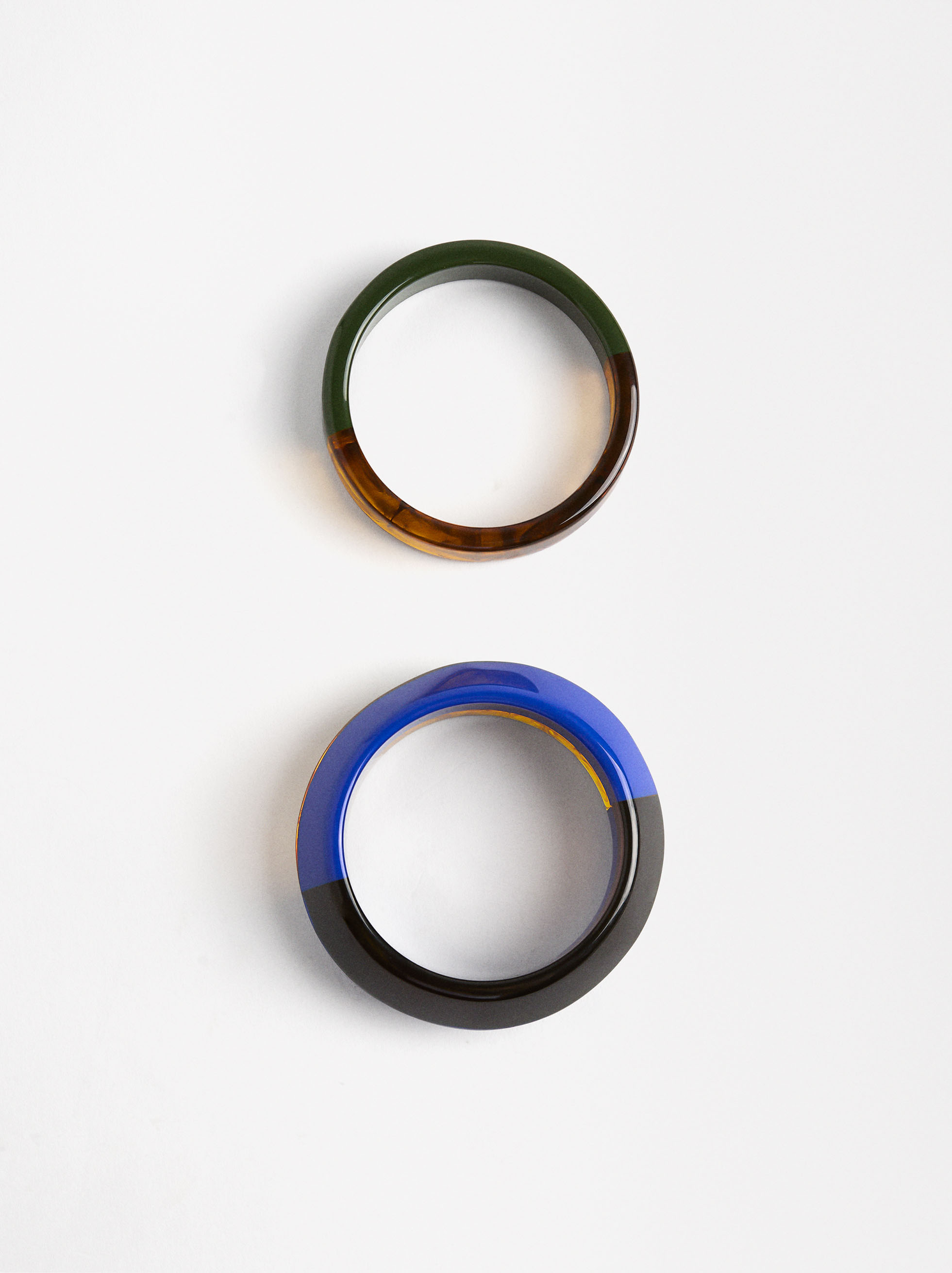 Set of two-tone bracelets image number 3.0