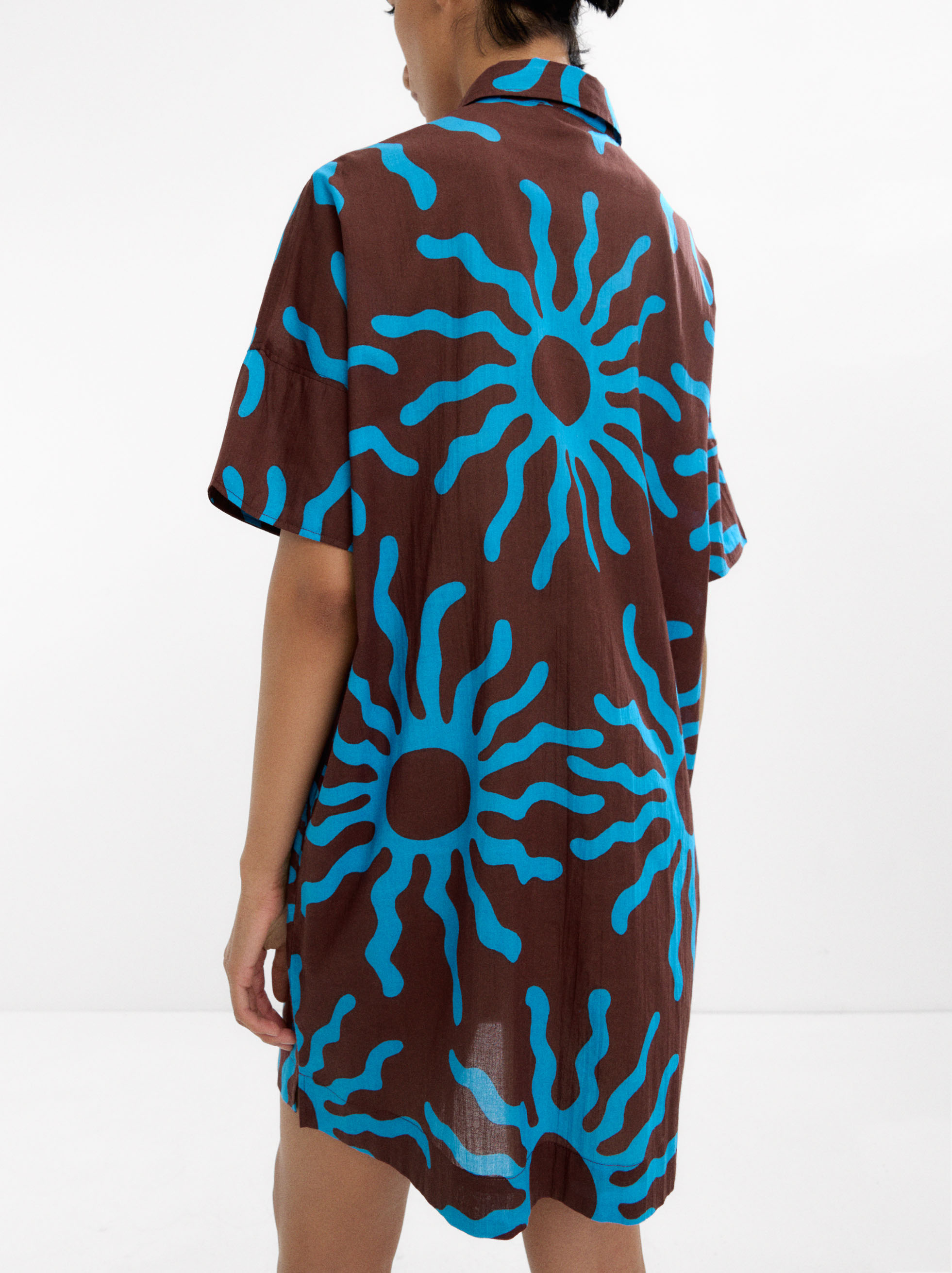 Bedrucktes Kleid aus 100% Baumwolle image number 3.0