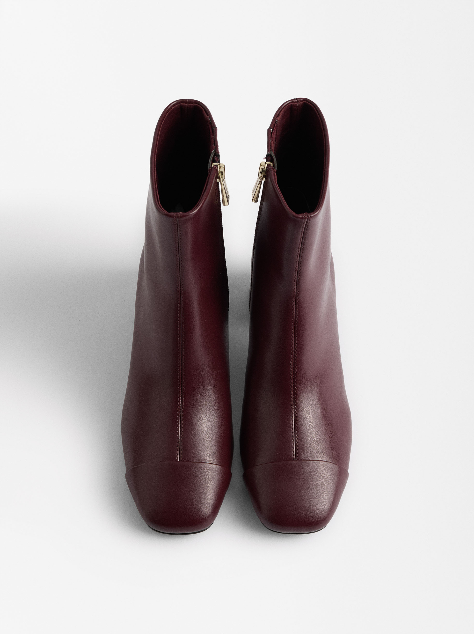 Plain heeled ankle boots