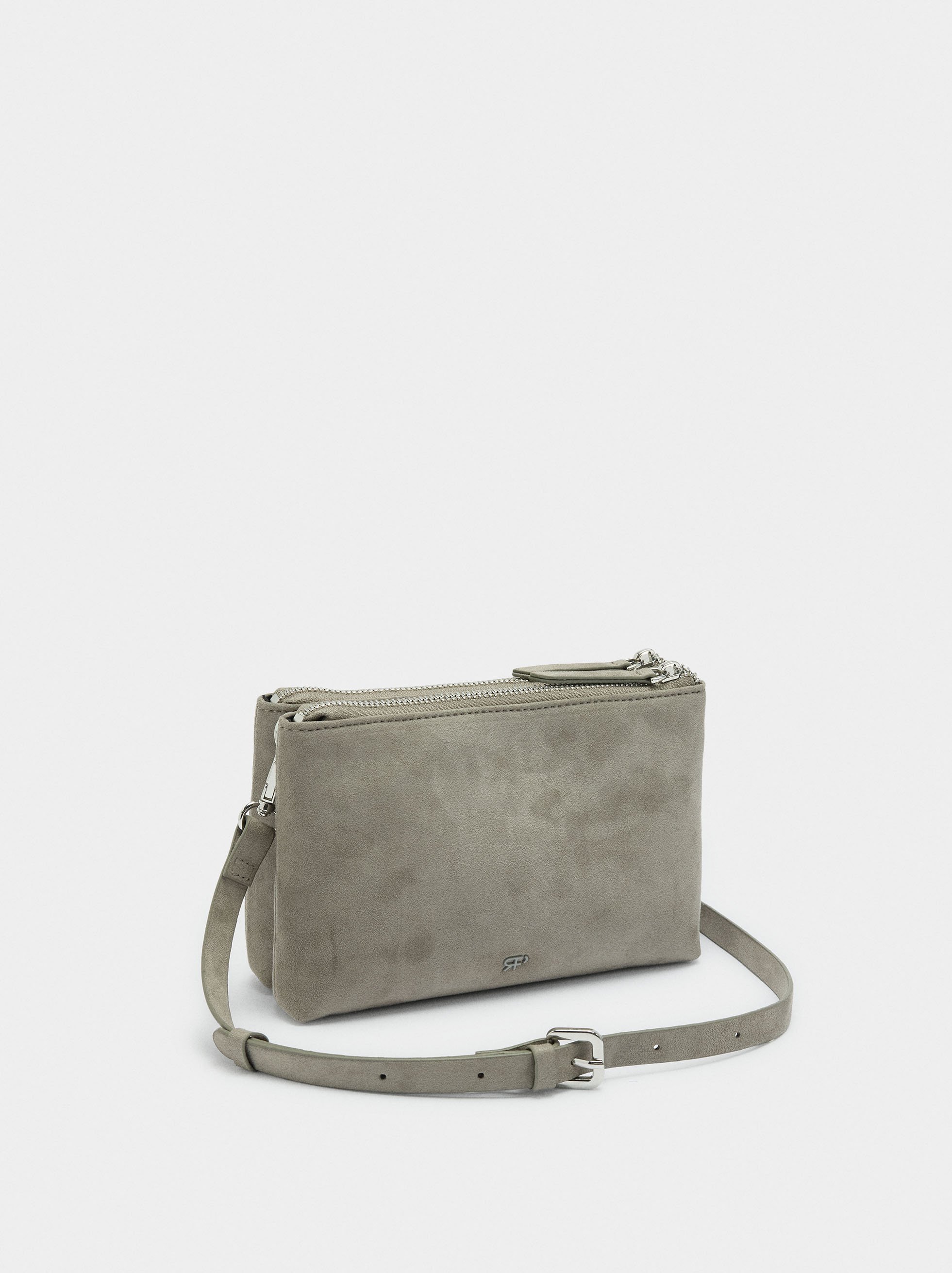 Bolso bandolera efecto craquelado con tachuelas image number 2.0